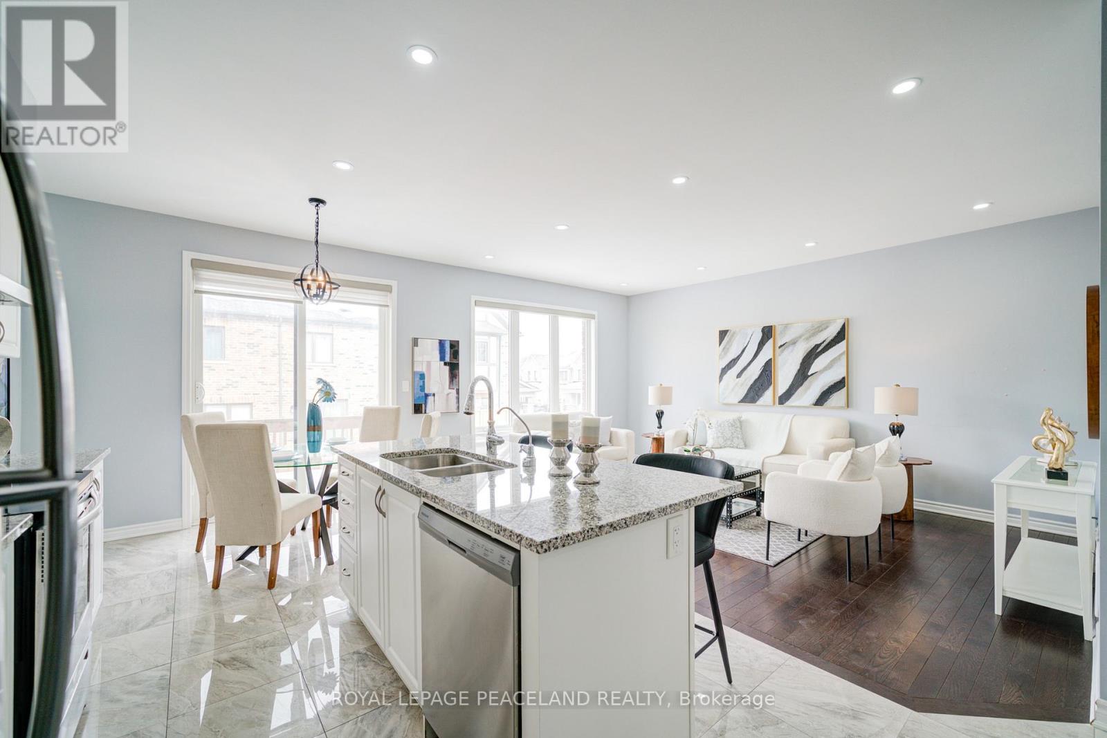Photo 10 of 8 Casely Avenue, Richmond Hill ON