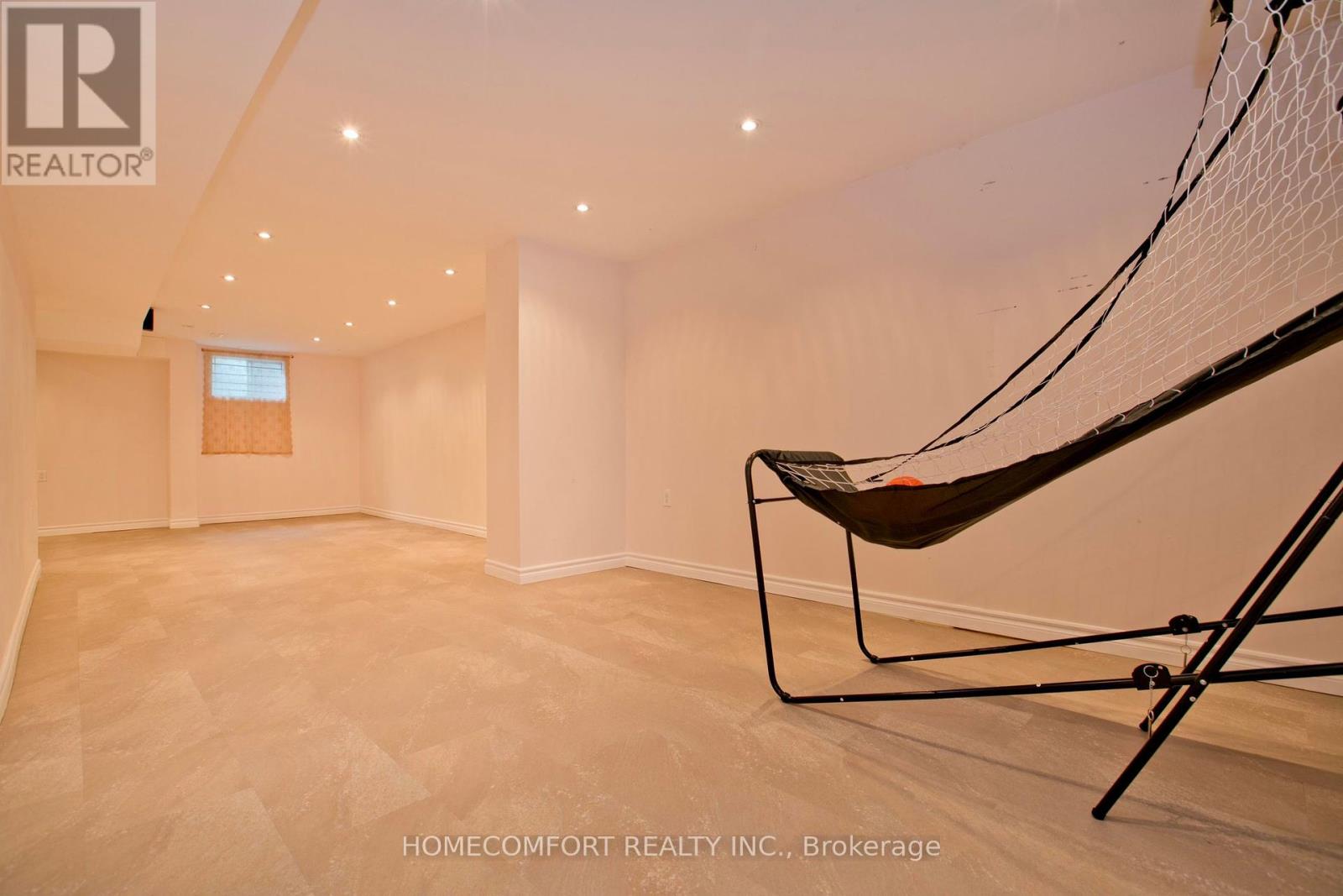 Photo 24 of 658 York Hill Boulevard, Vaughan ON