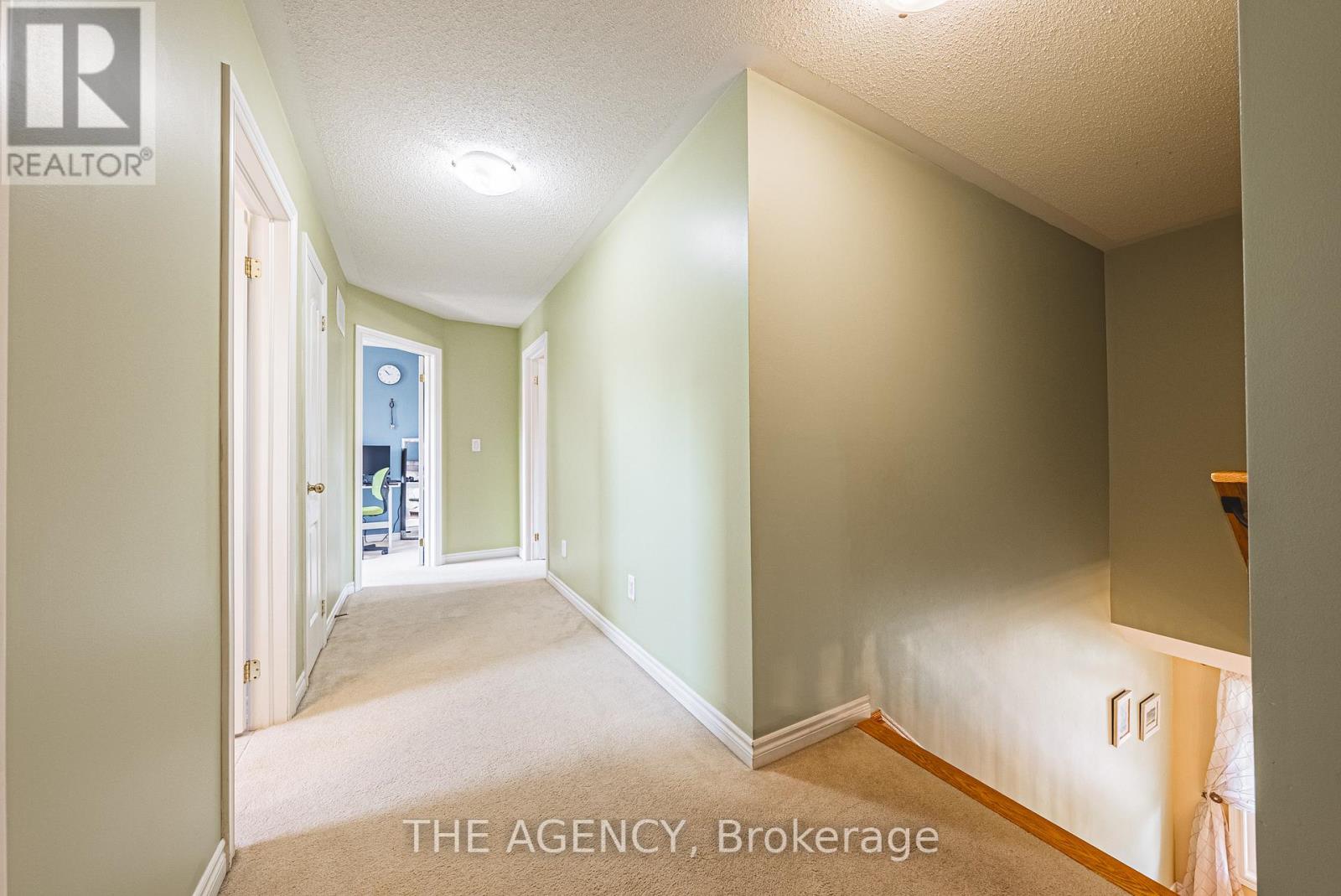 Photo 17 of 636 Serafini Crescent, Milton ON