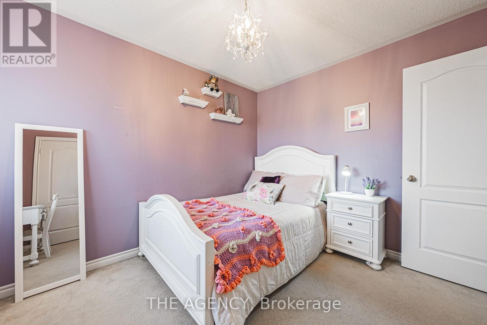 Photo 19 of 636 Serafini Crescent, Milton ON
