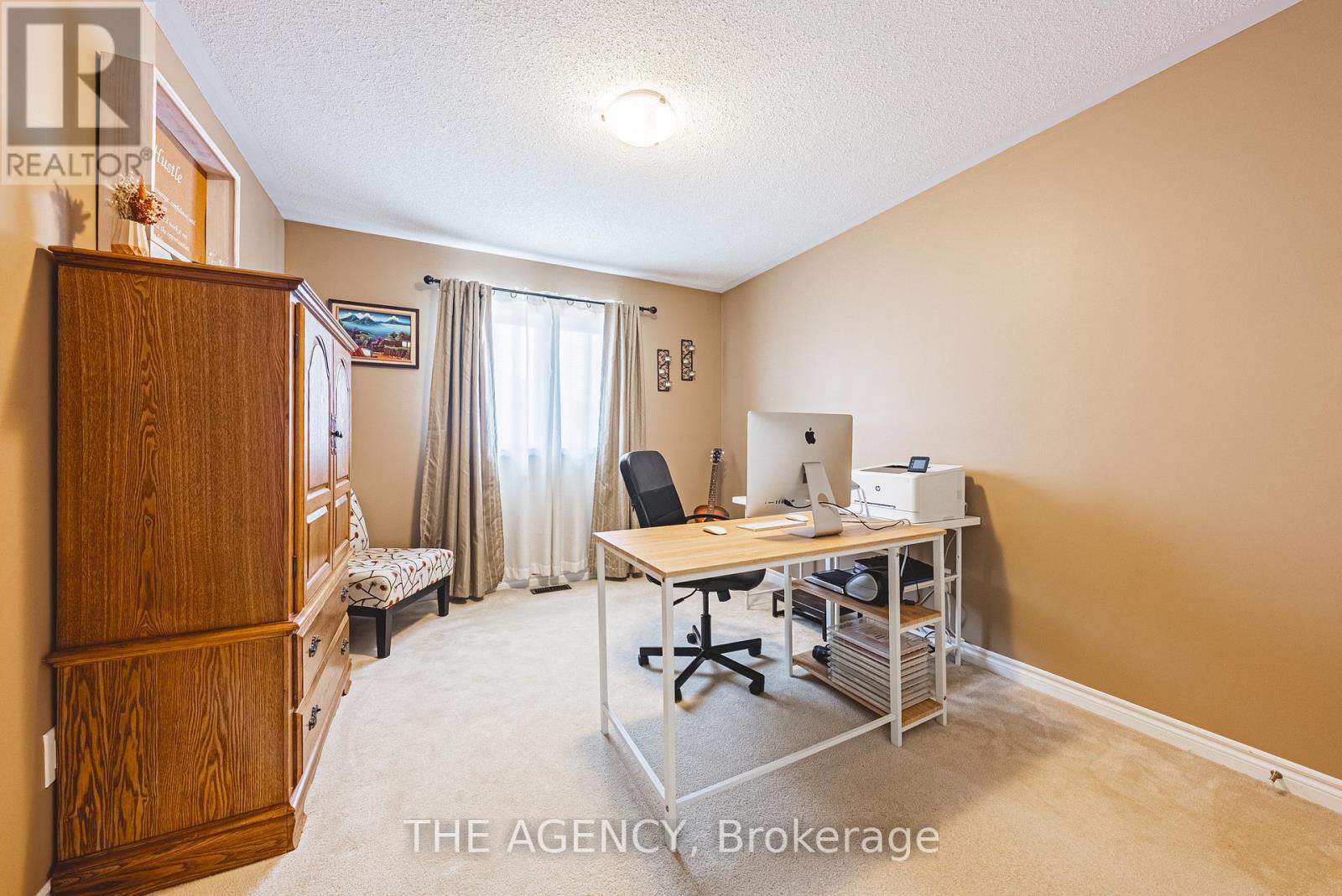 Photo 20 of 636 Serafini Crescent, Milton ON