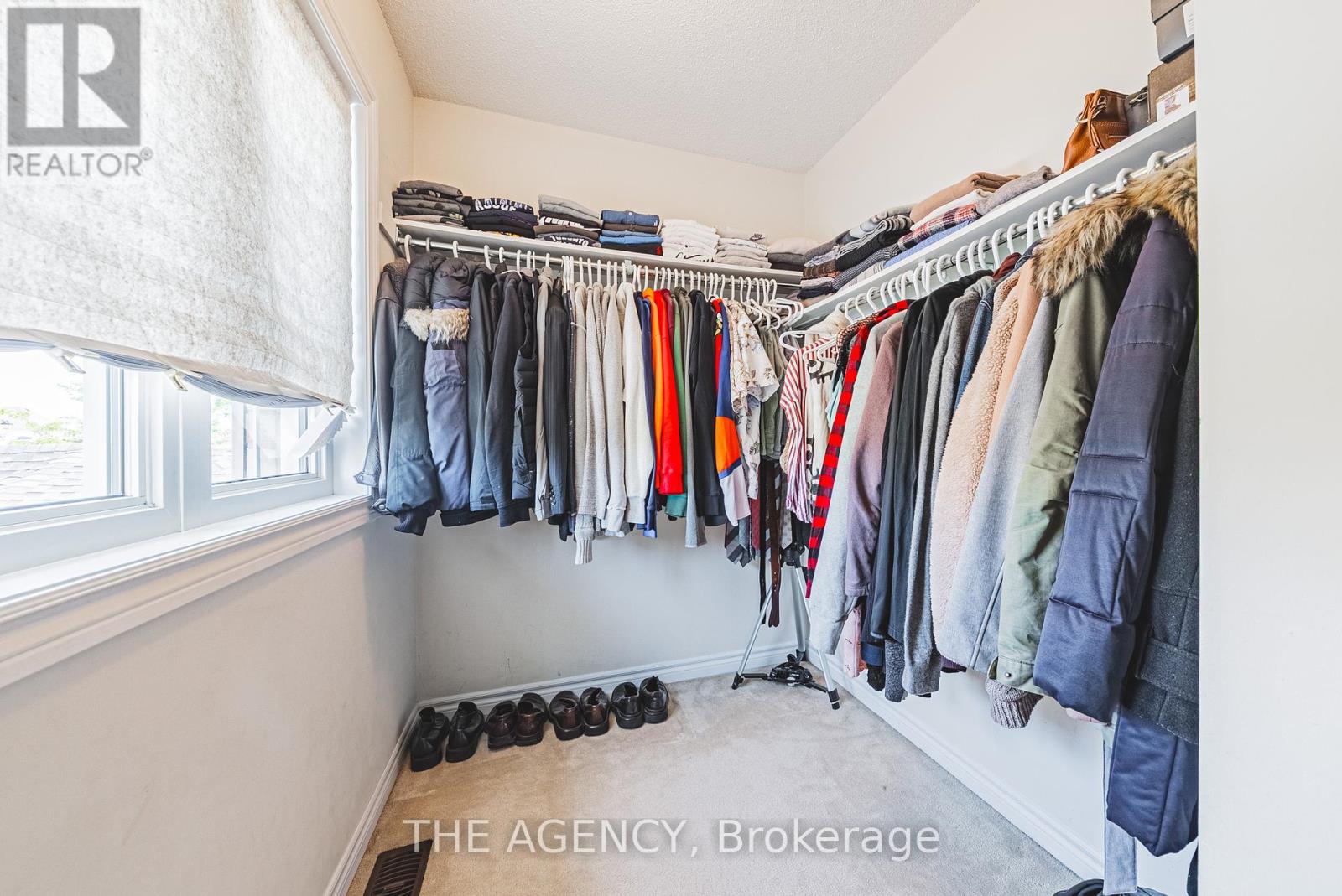 Photo 30 of 636 Serafini Crescent, Milton ON