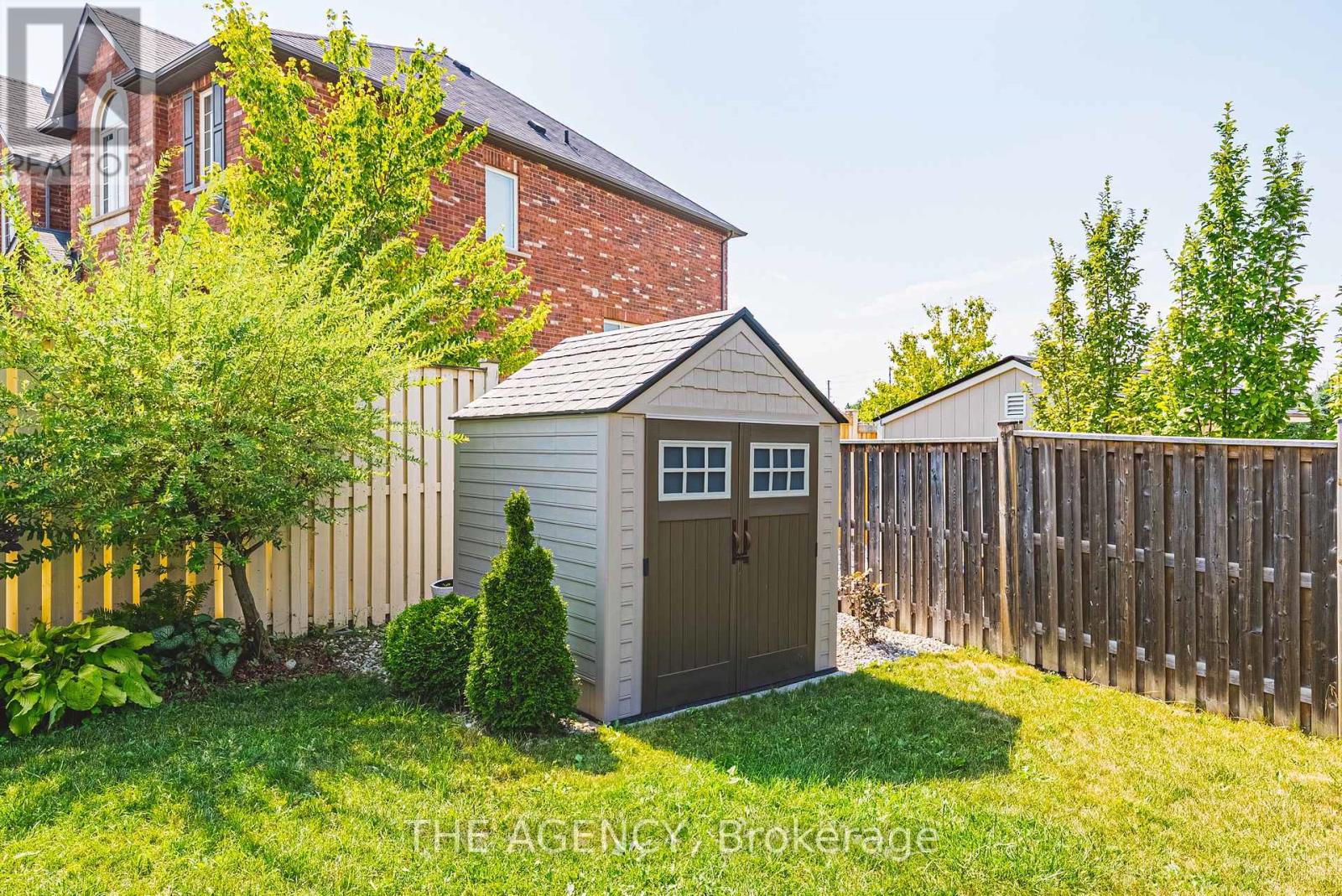 Photo 37 of 636 Serafini Crescent, Milton ON
