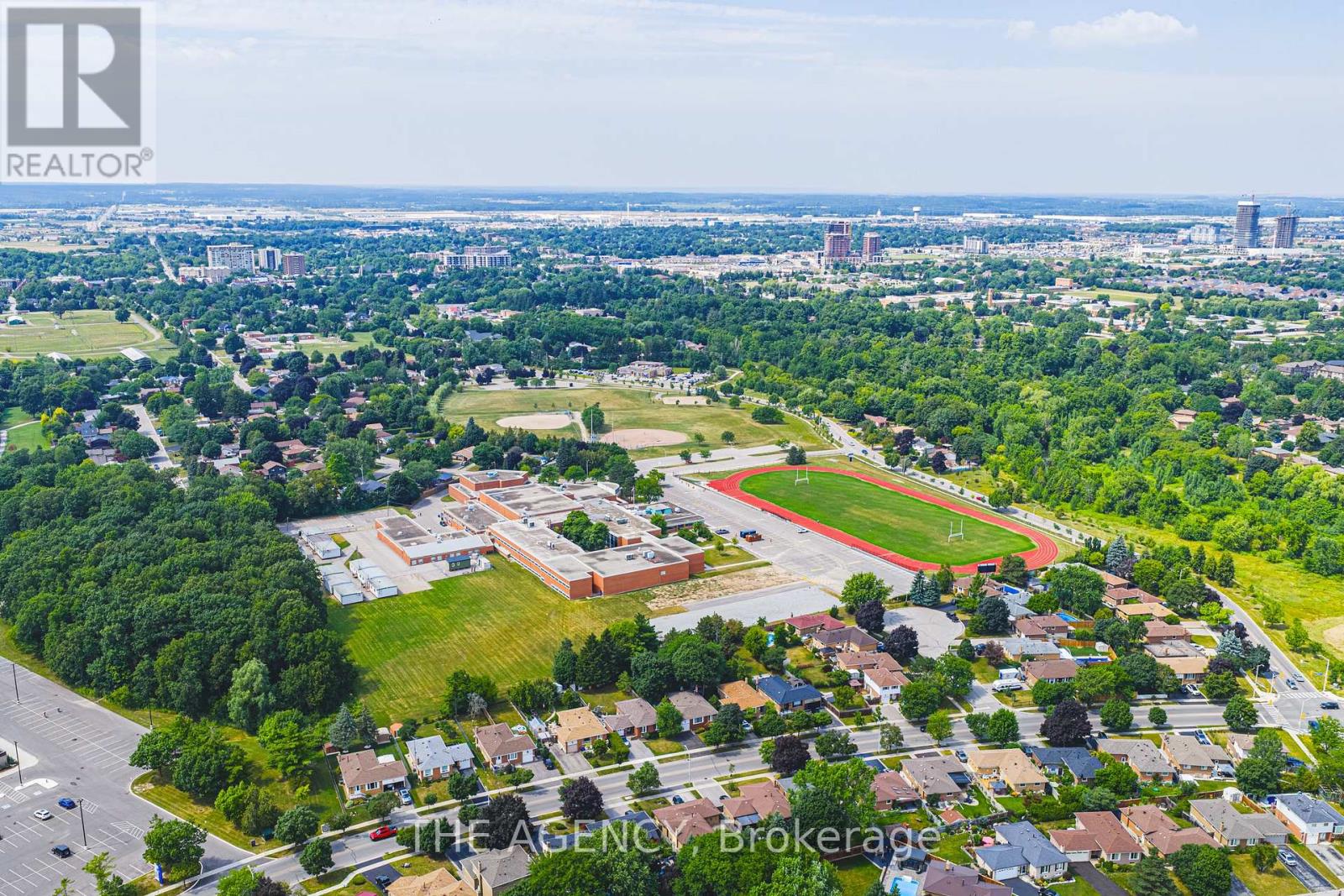 Photo 47 of 636 Serafini Crescent, Milton ON