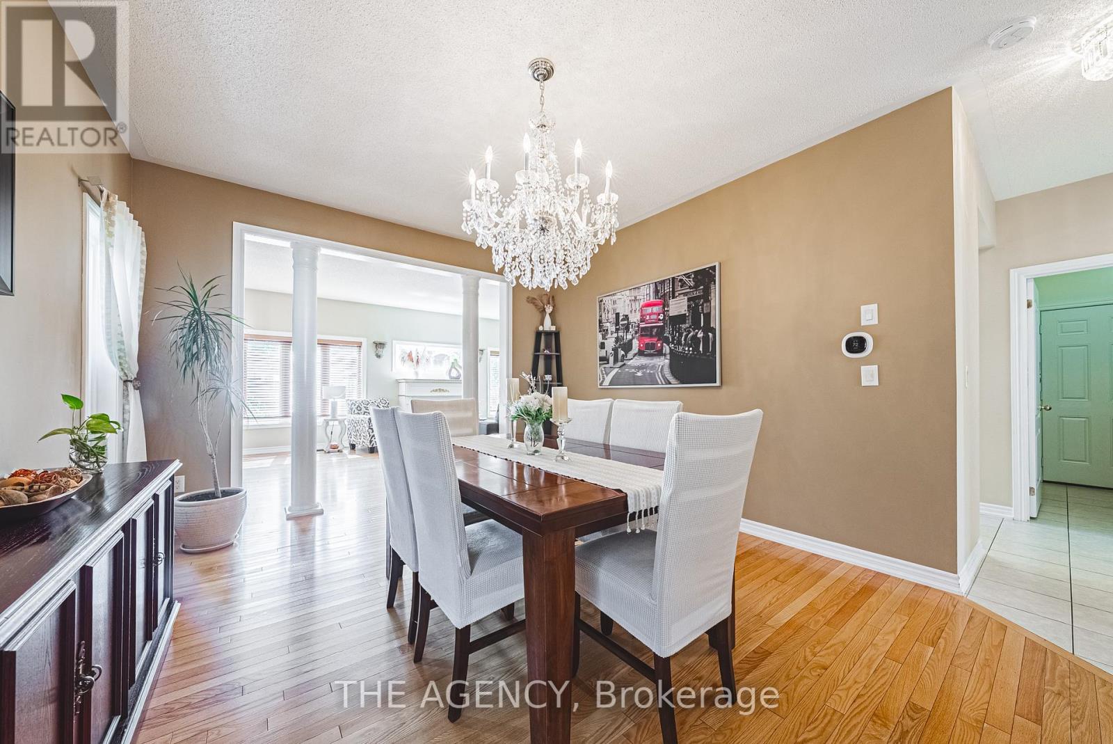 Photo 7 of 636 Serafini Crescent, Milton ON