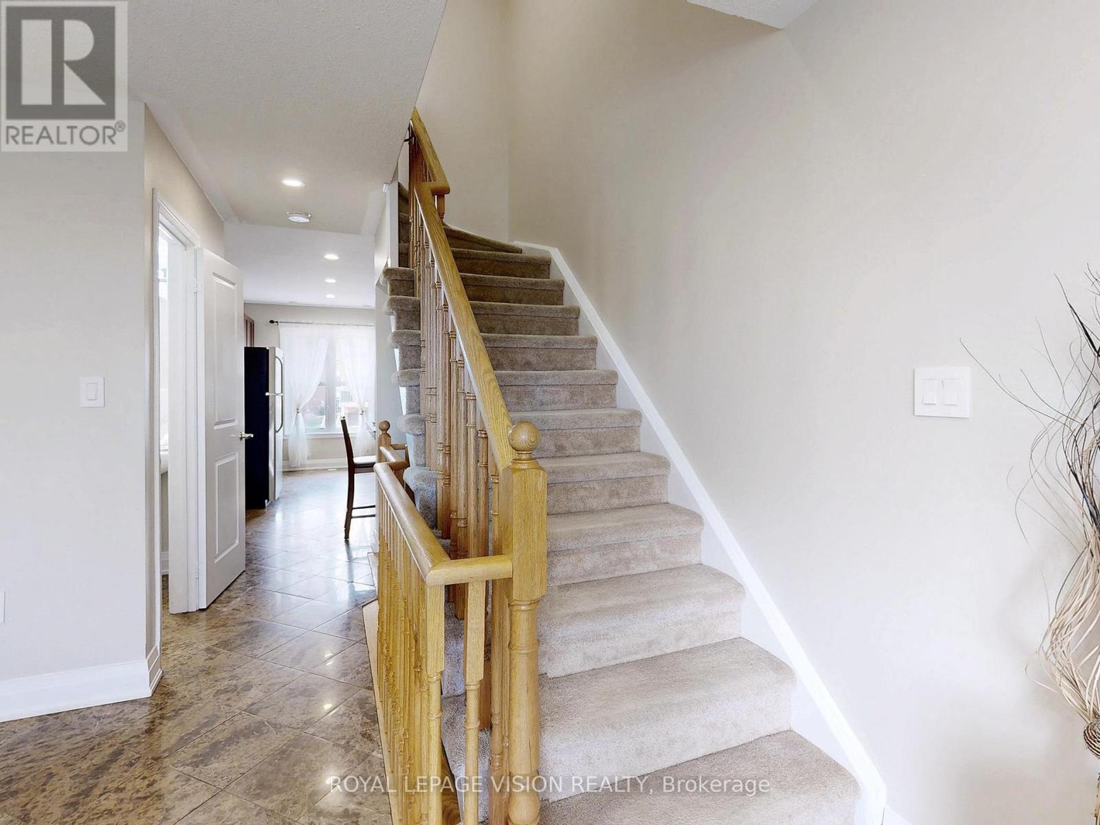 Photo 10 of 28 Soldier Street, Brampton ON