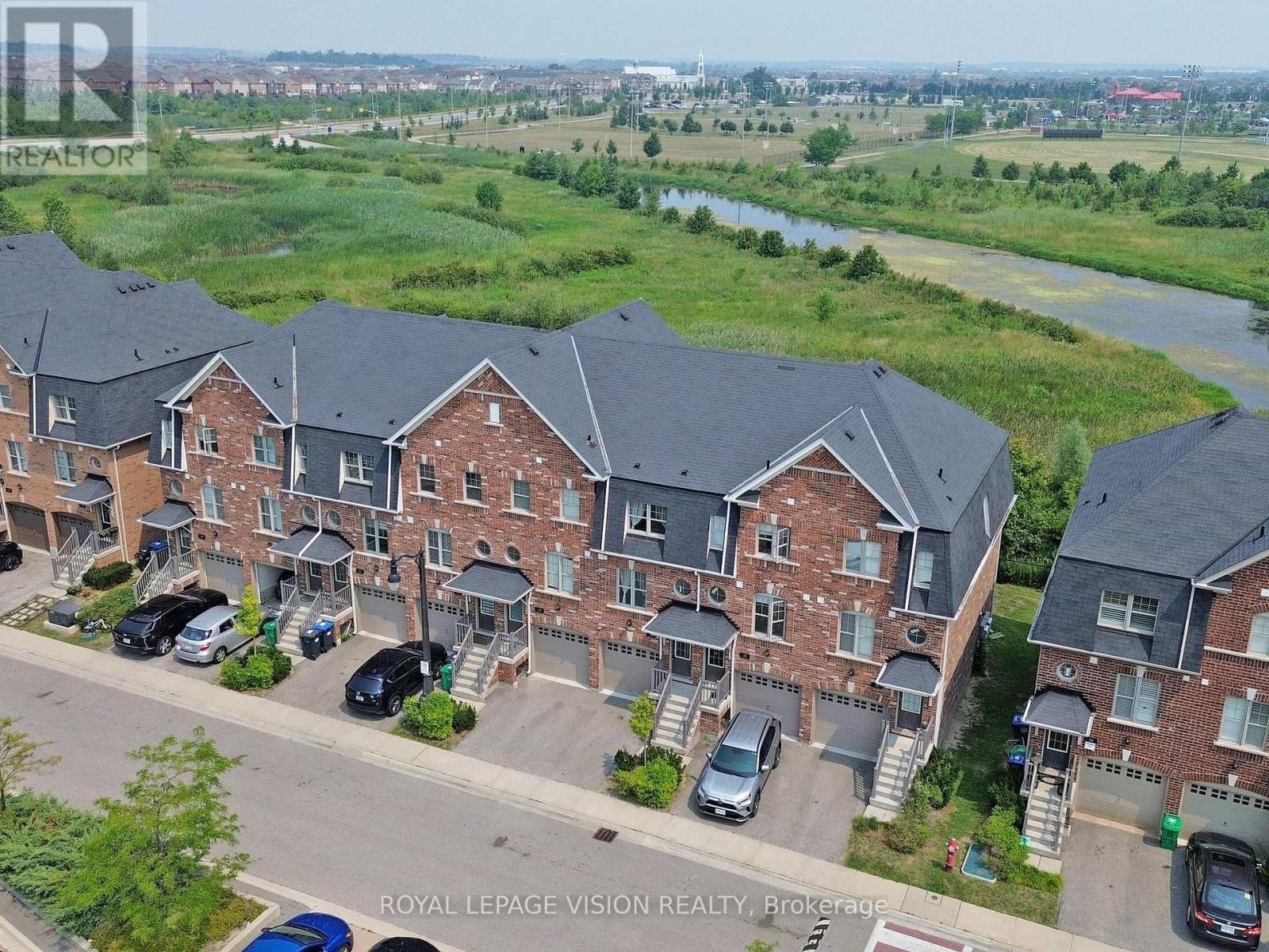 Photo 2 of 28 Soldier Street, Brampton ON