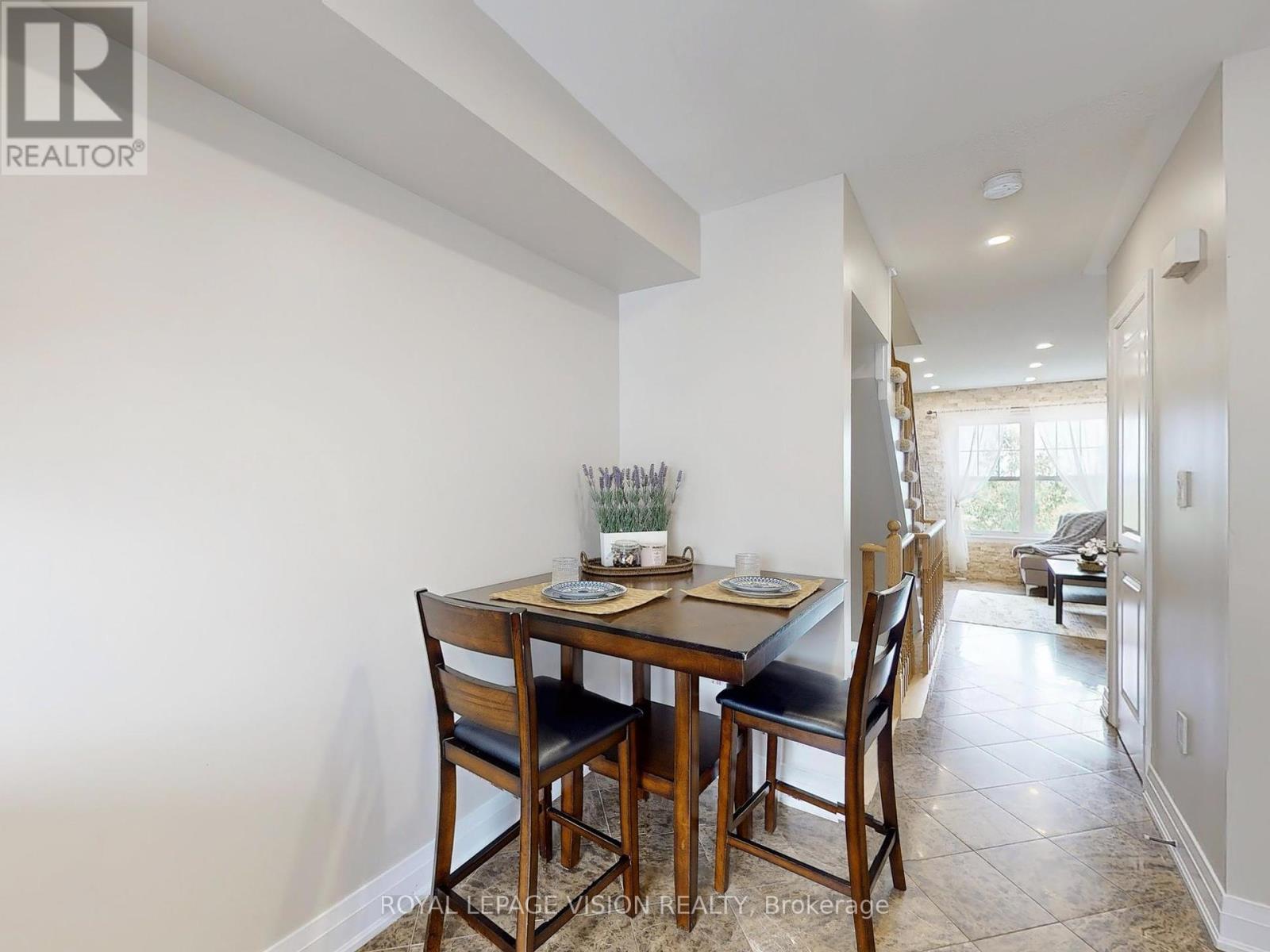 Photo 9 of 28 Soldier Street, Brampton ON