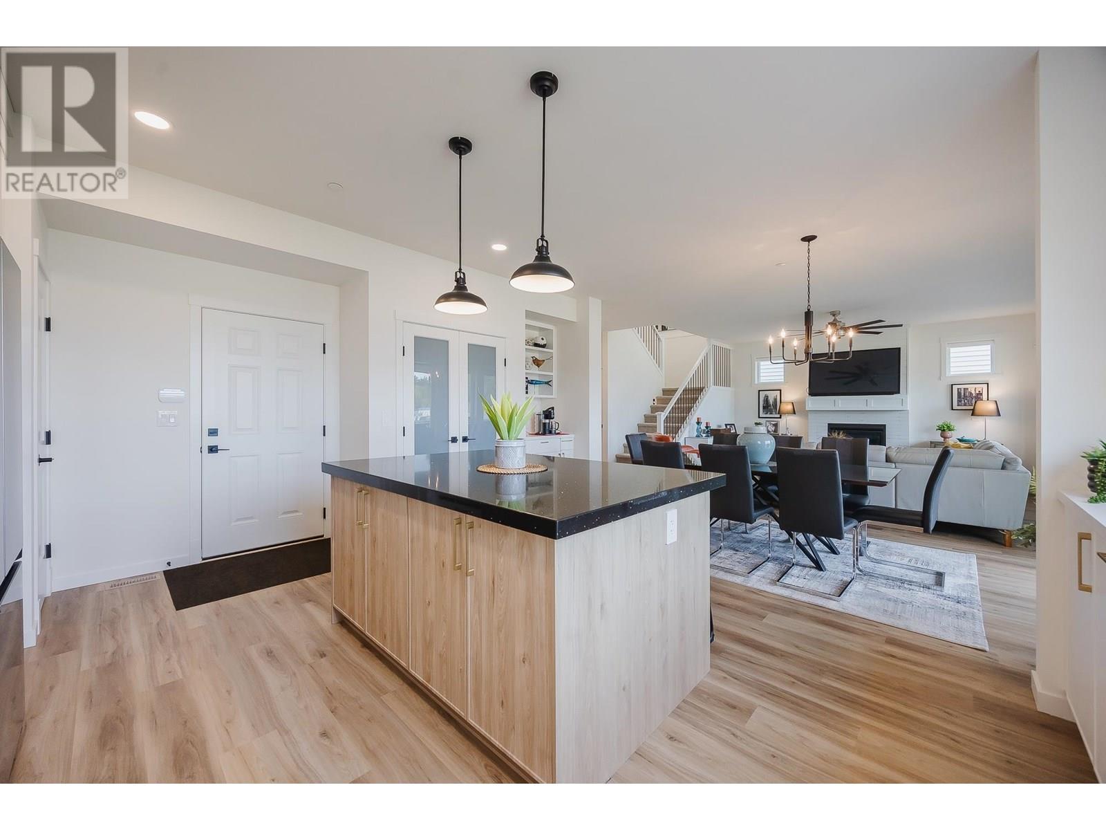 Photo 5 of 11217 250 B Street, Maple Ridge BC