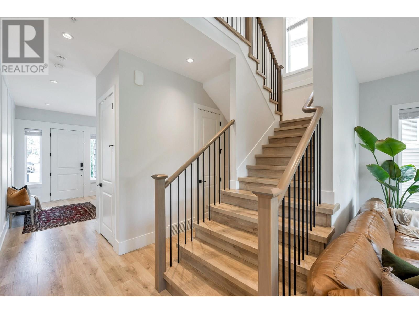 Photo 7 of 11158 243 B Street, Maple Ridge BC