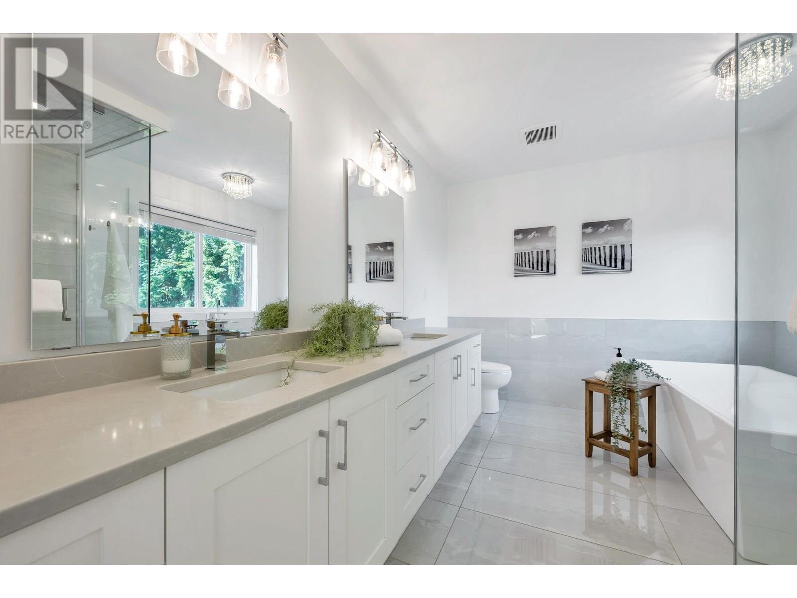 Photo 10 of 11158 243 B Street, Maple Ridge BC