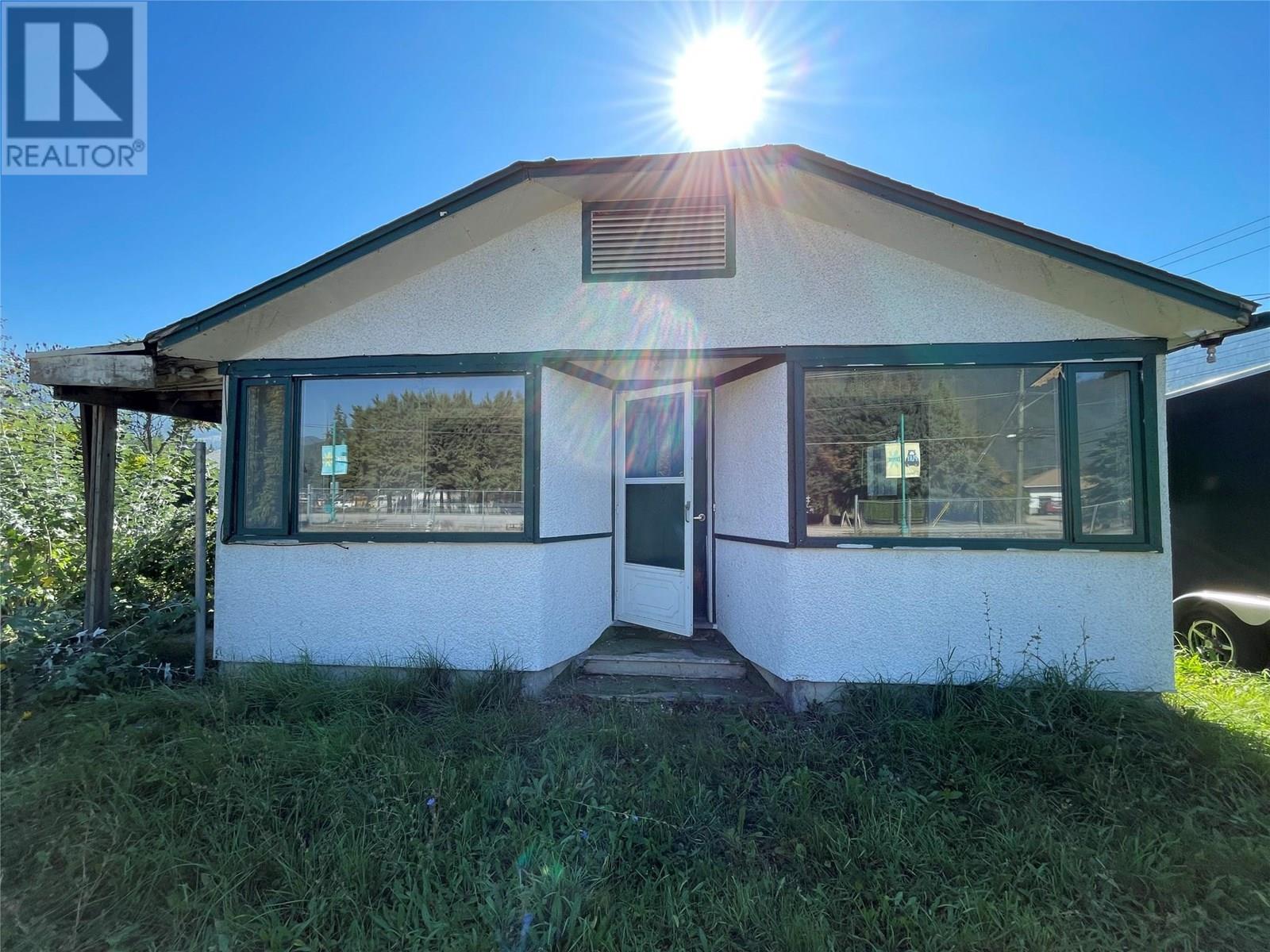  401 Finlayson Street, Sicamous