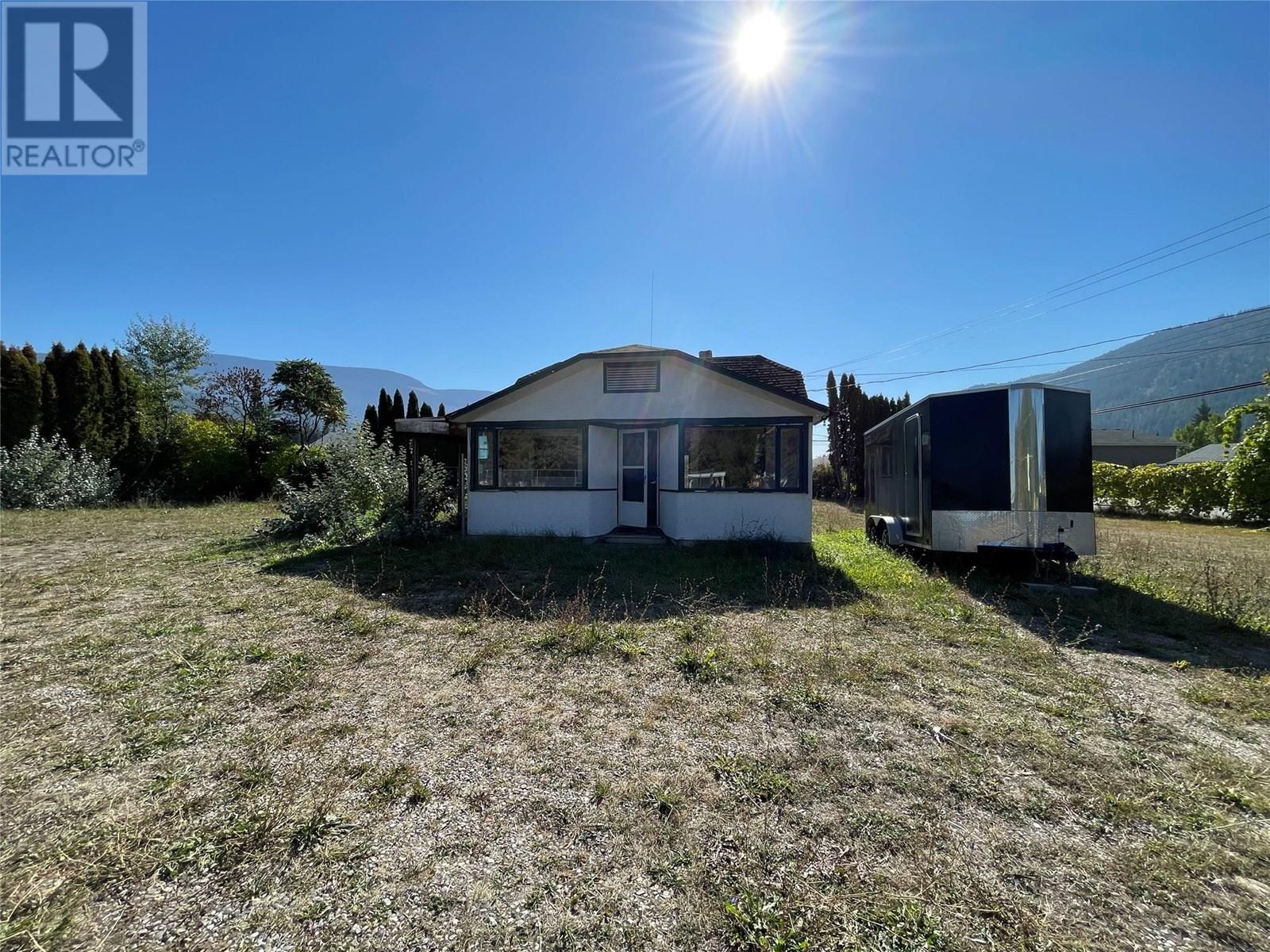  401 Finlayson Street, Sicamous