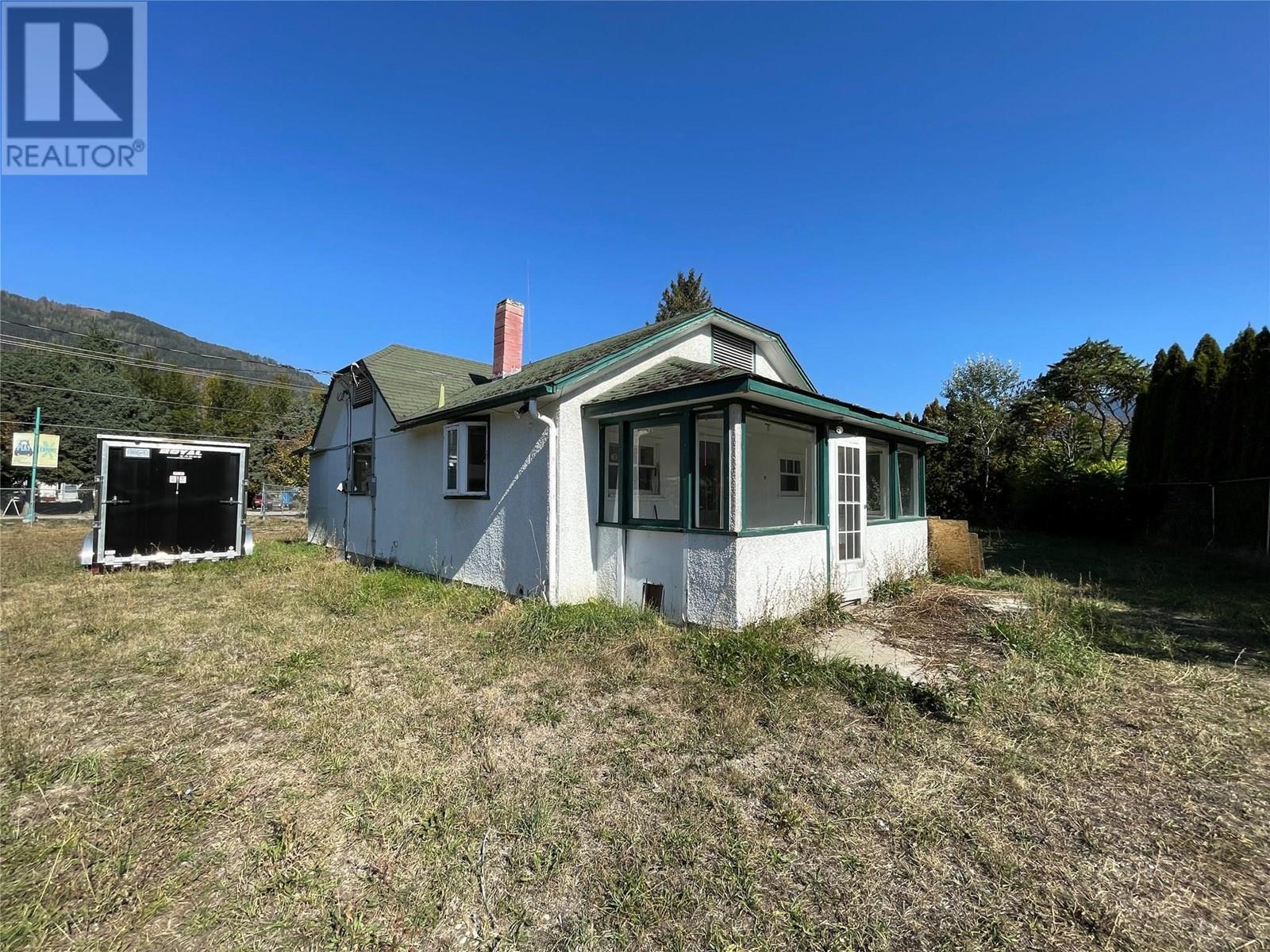  401 Finlayson Street, Sicamous
