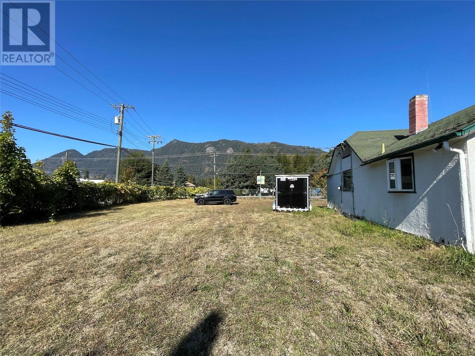  401 Finlayson Street, Sicamous