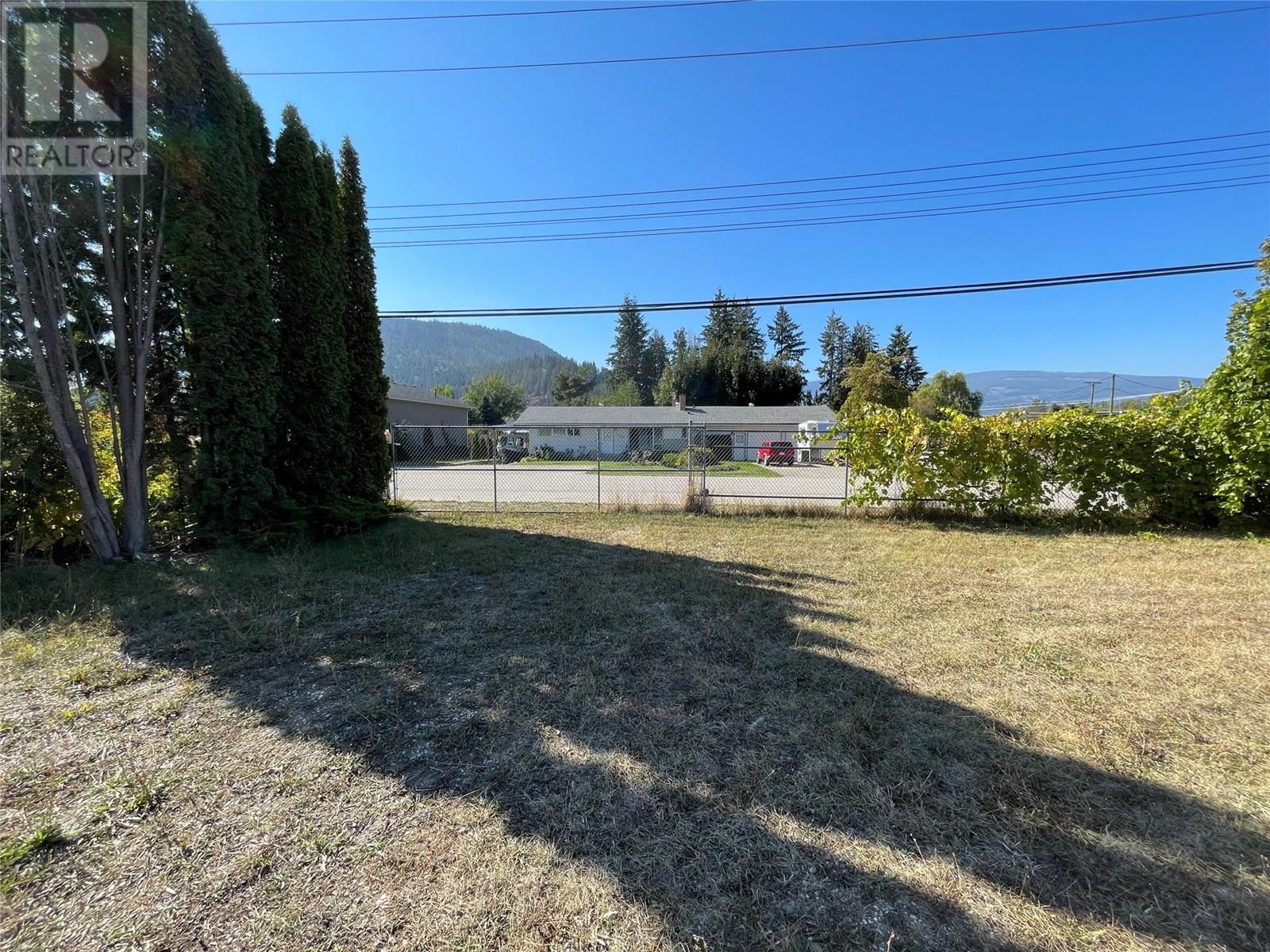 401 Finlayson Street, Sicamous