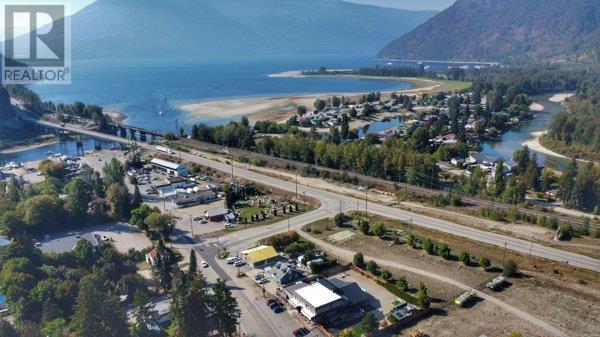  401 Finlayson Street, Sicamous