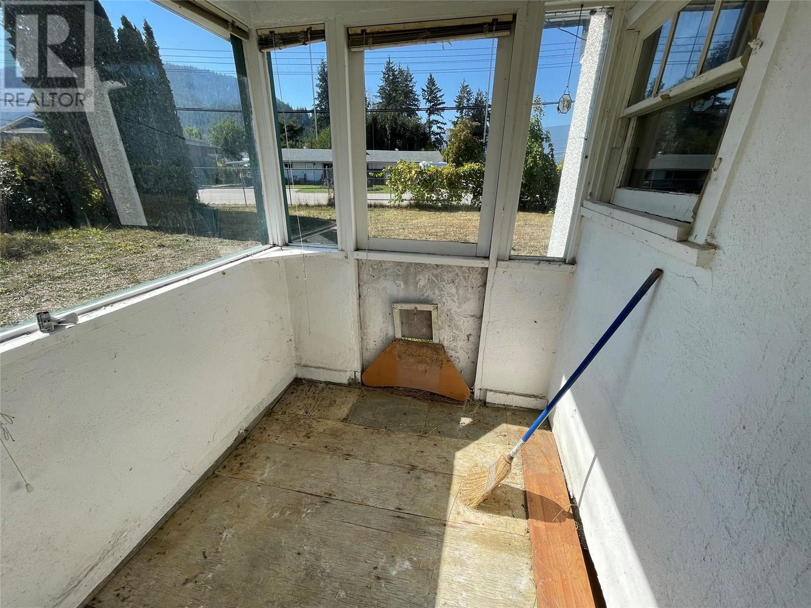  401 Finlayson Street, Sicamous