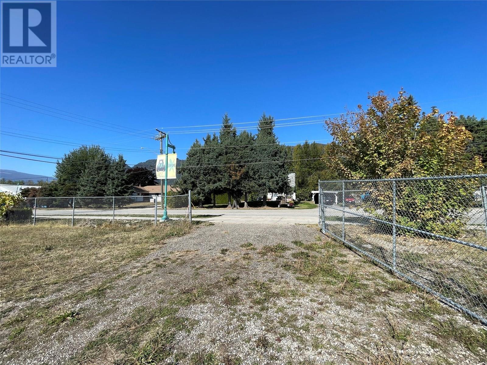  401 Finlayson Street, Sicamous