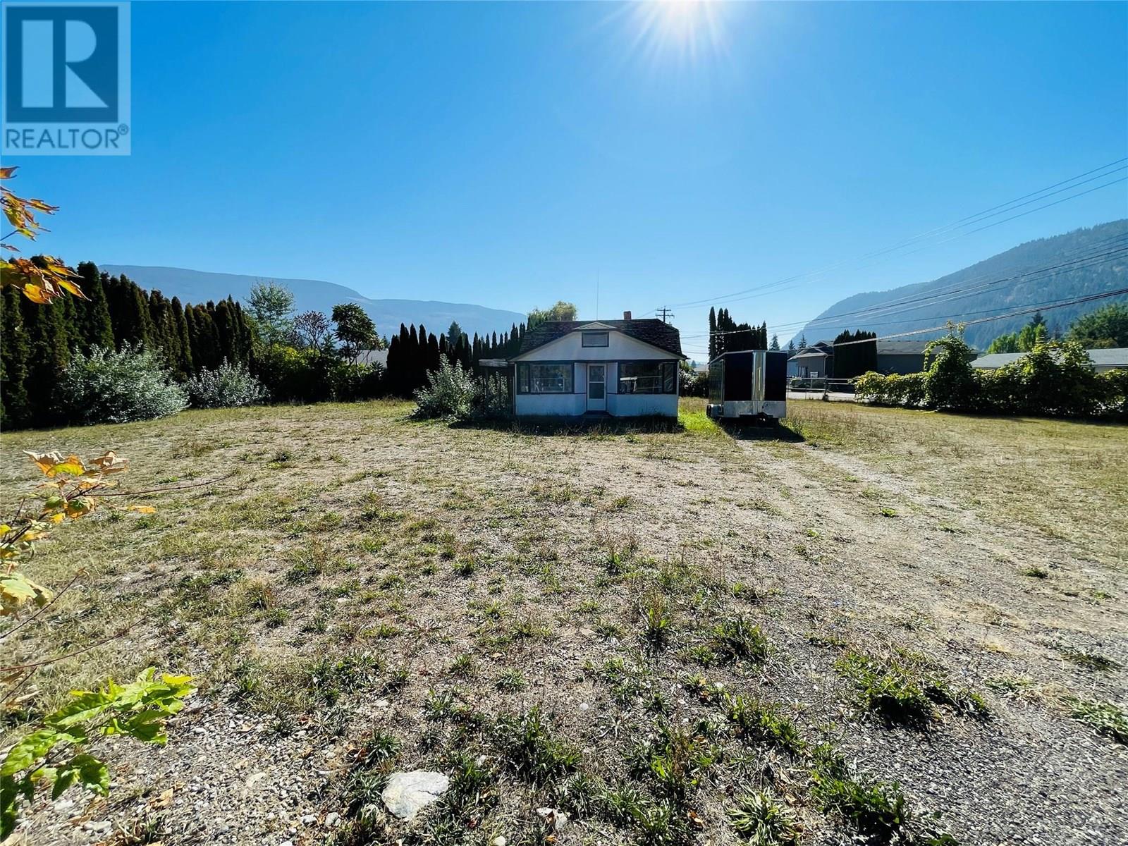  401 Finlayson Street, Sicamous