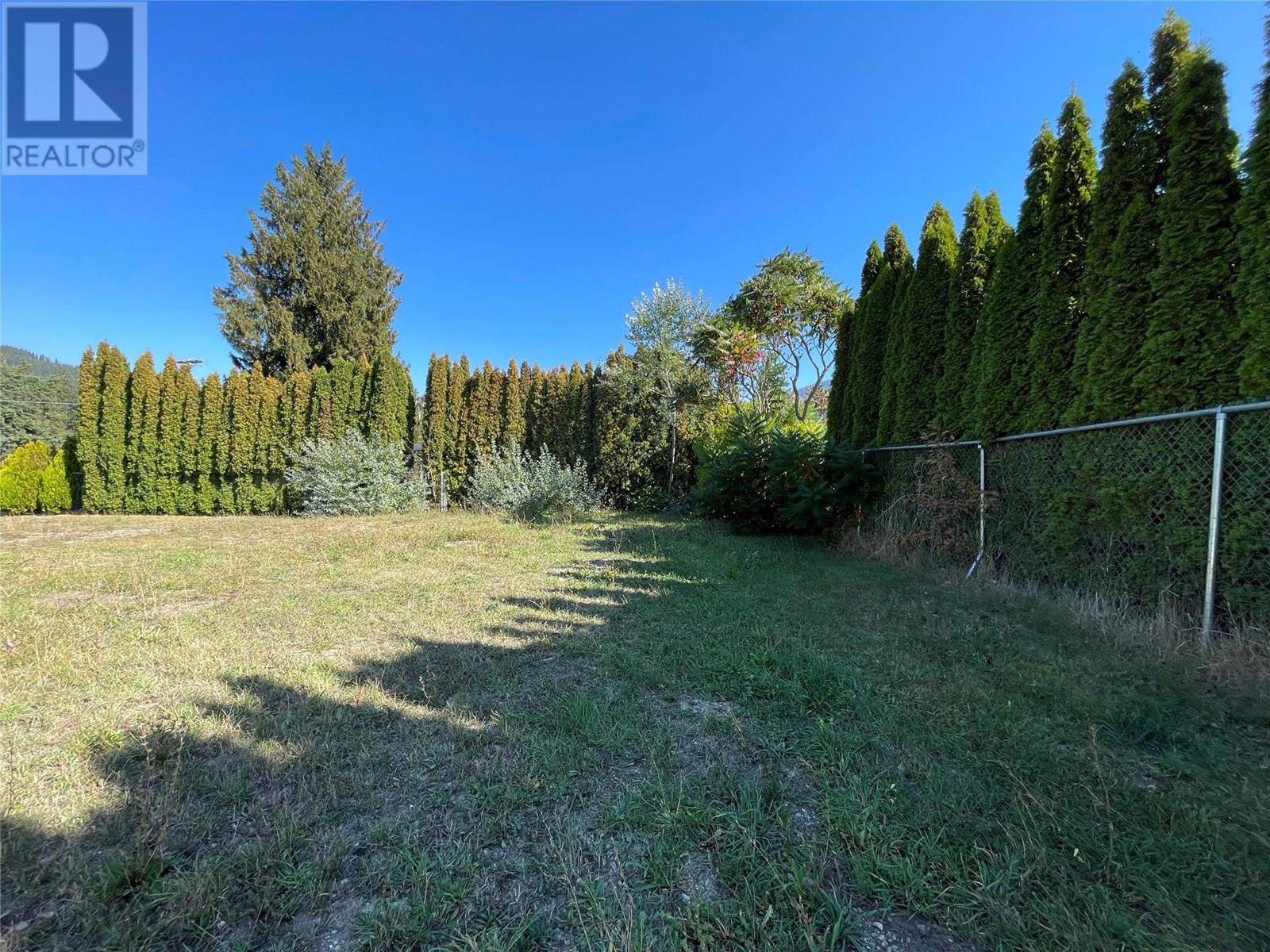  401 Finlayson Street, Sicamous