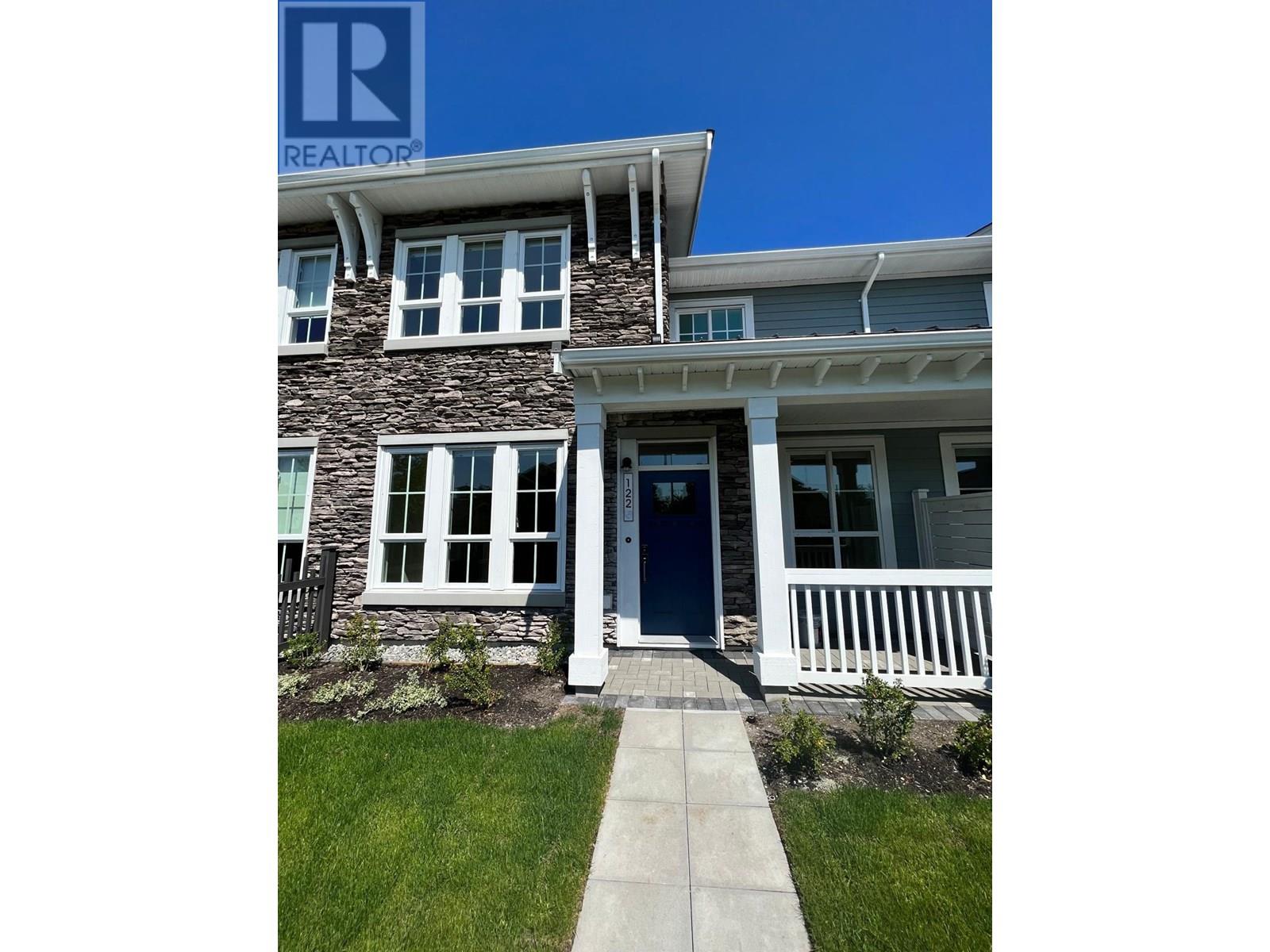 Photo 3 of 122 5311 Admiral Way, Delta BC