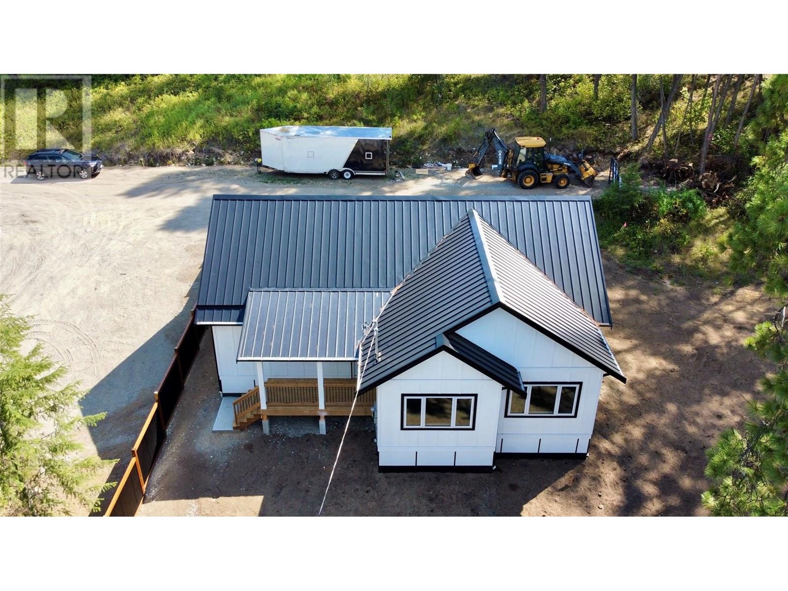 160 3rd Avenue, Christina Lake