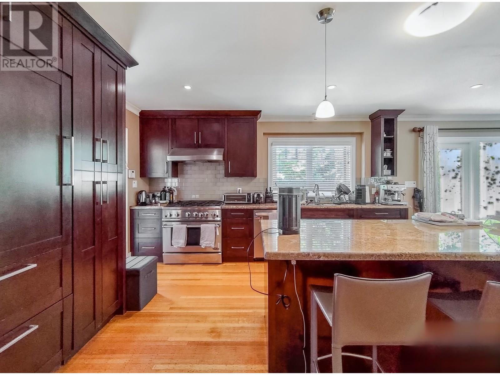 Photo 9 of 3521 W 39th Avenue, Vancouver BC