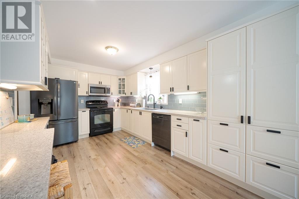 Photo 39 of 9 Osborn Avenue, Brantford ON