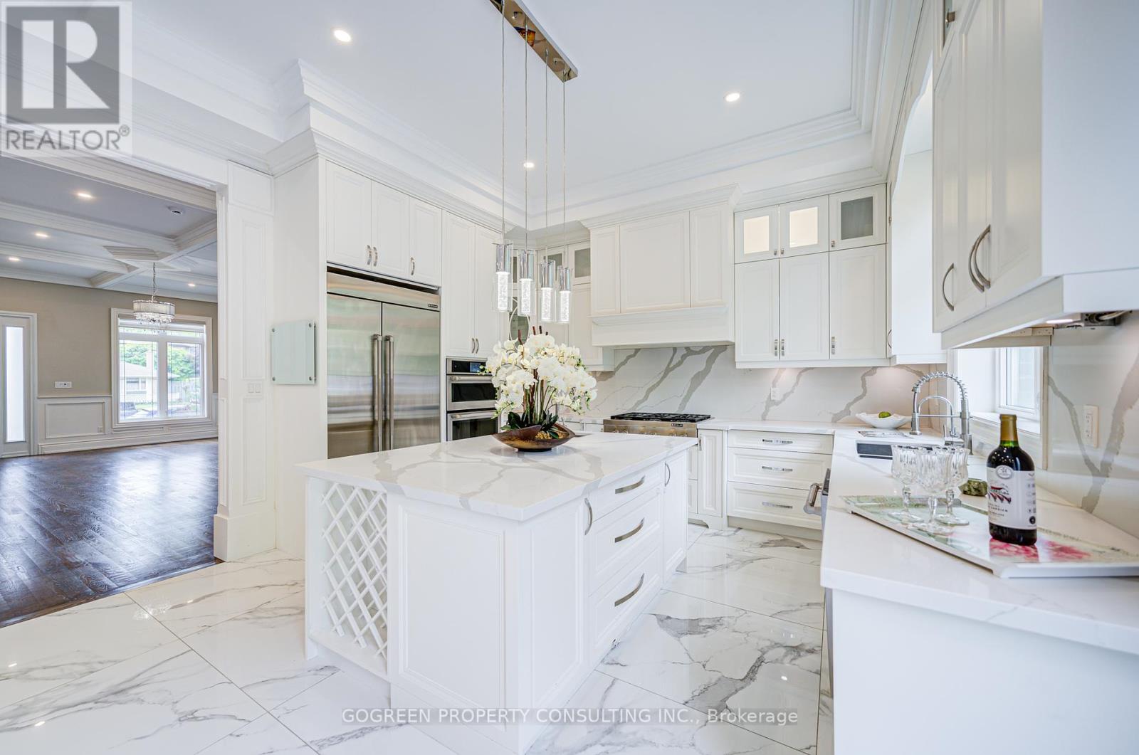Photo 19 of 329 Paliser Crescent S, Richmond Hill ON