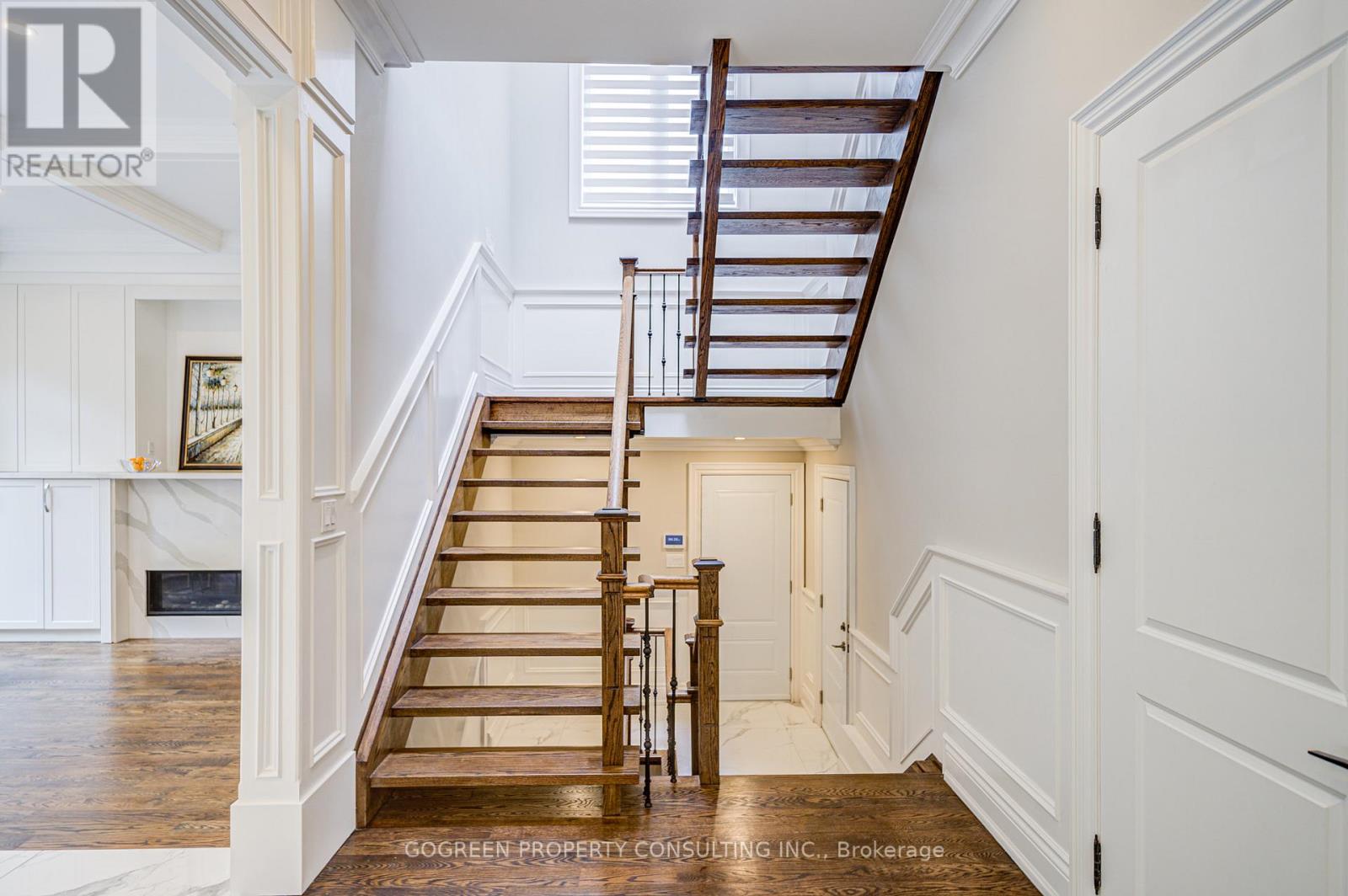 Photo 23 of 329 Paliser Crescent S, Richmond Hill ON