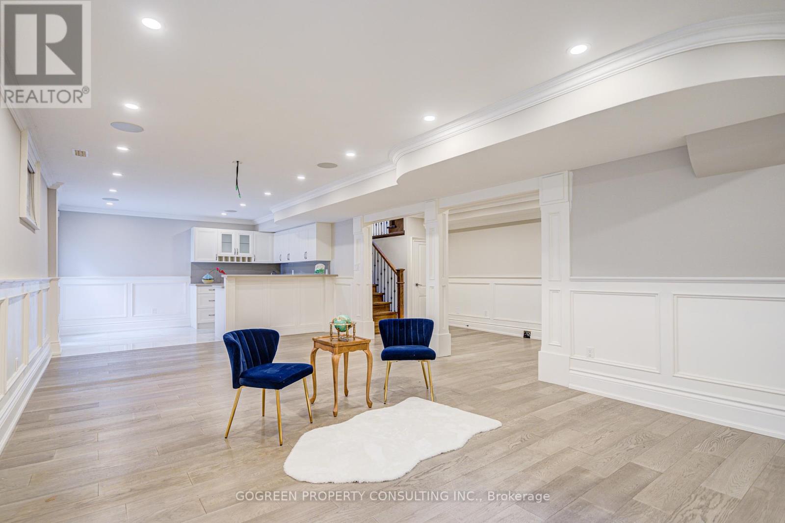Photo 43 of 329 Paliser Crescent S, Richmond Hill ON
