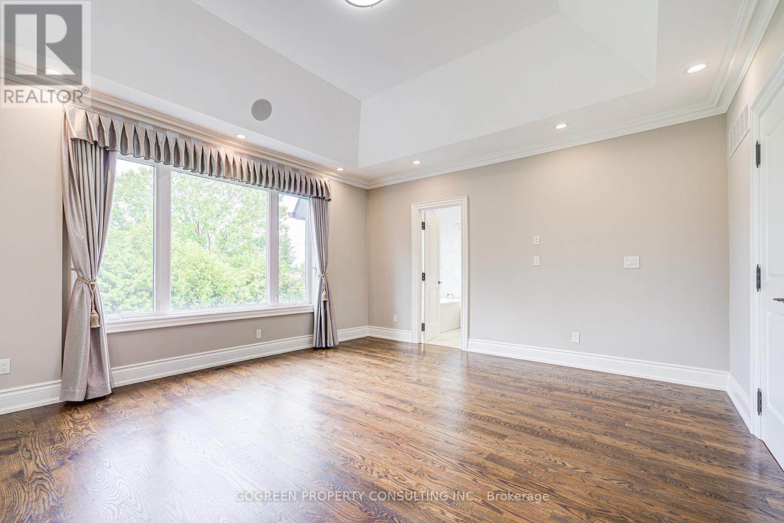 Photo 28 of 329 Paliser Crescent S, Richmond Hill ON
