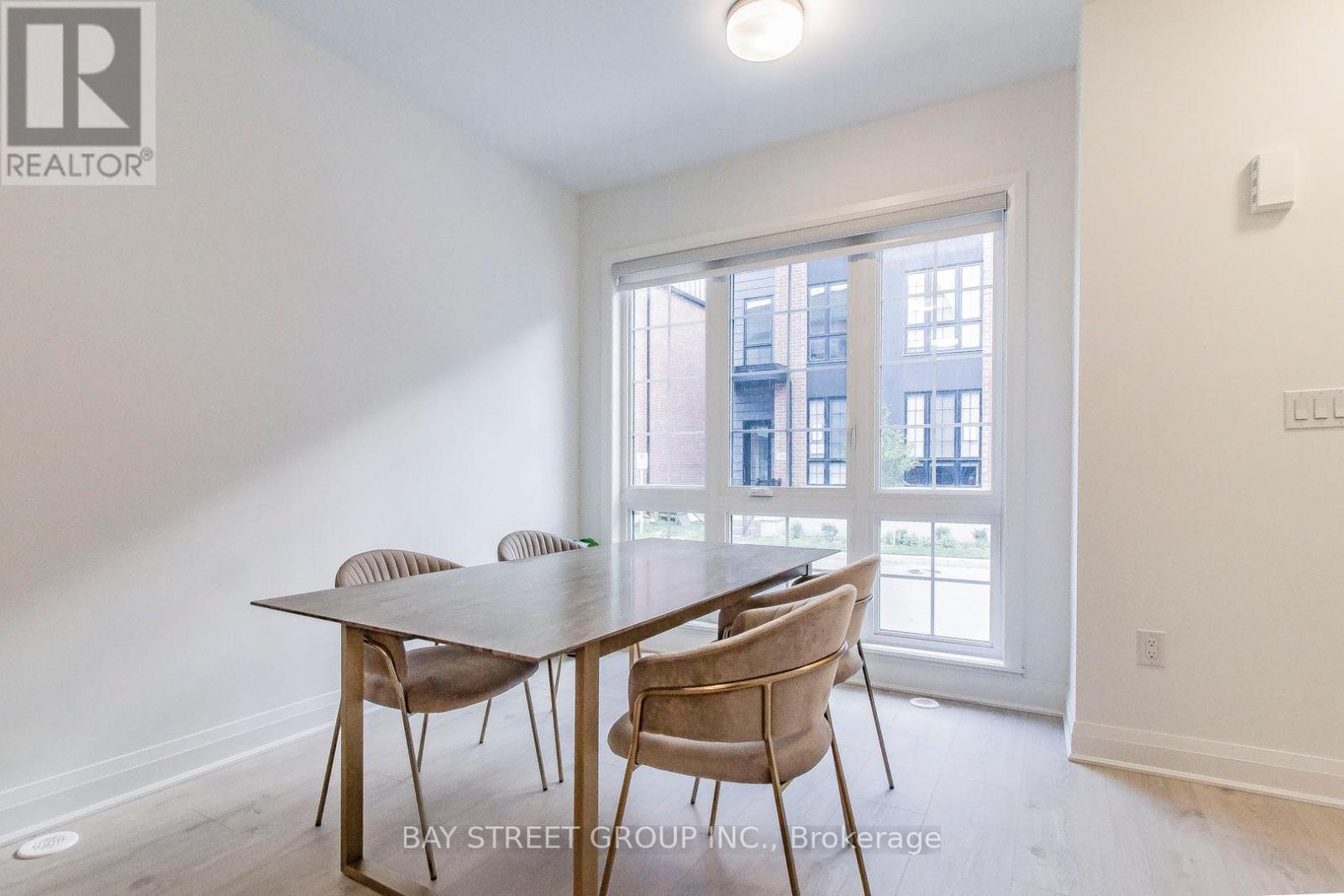 Photo 12 of Third Level 2nd Br 114 Alton Crescent, Vaughan ON