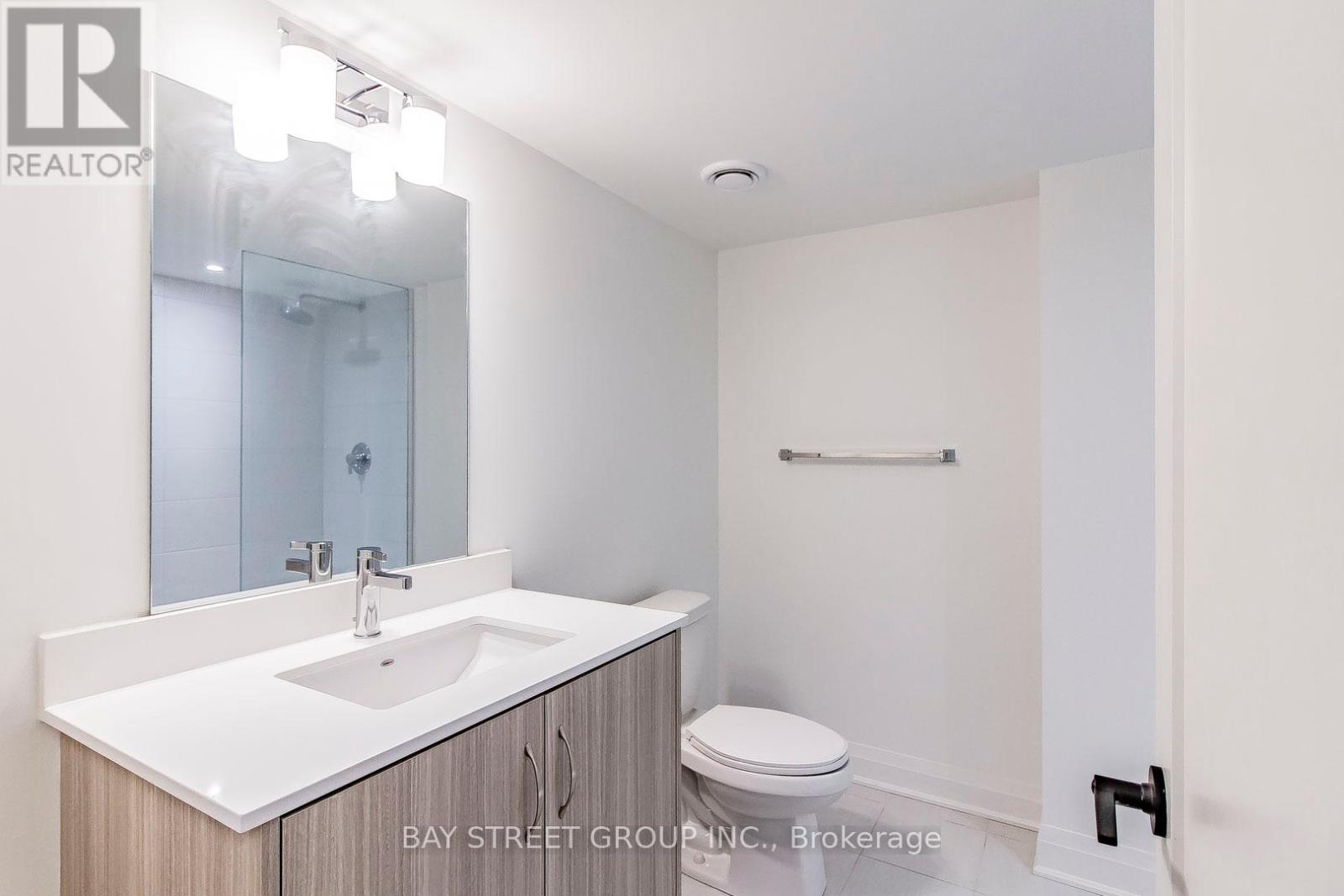 Photo 4 of Third Level 2nd Br 114 Alton Crescent, Vaughan ON