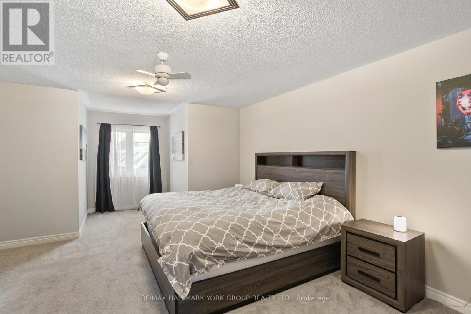 Photo 3 of Unit 10 38 Hunt Avenue, Richmond Hill ON