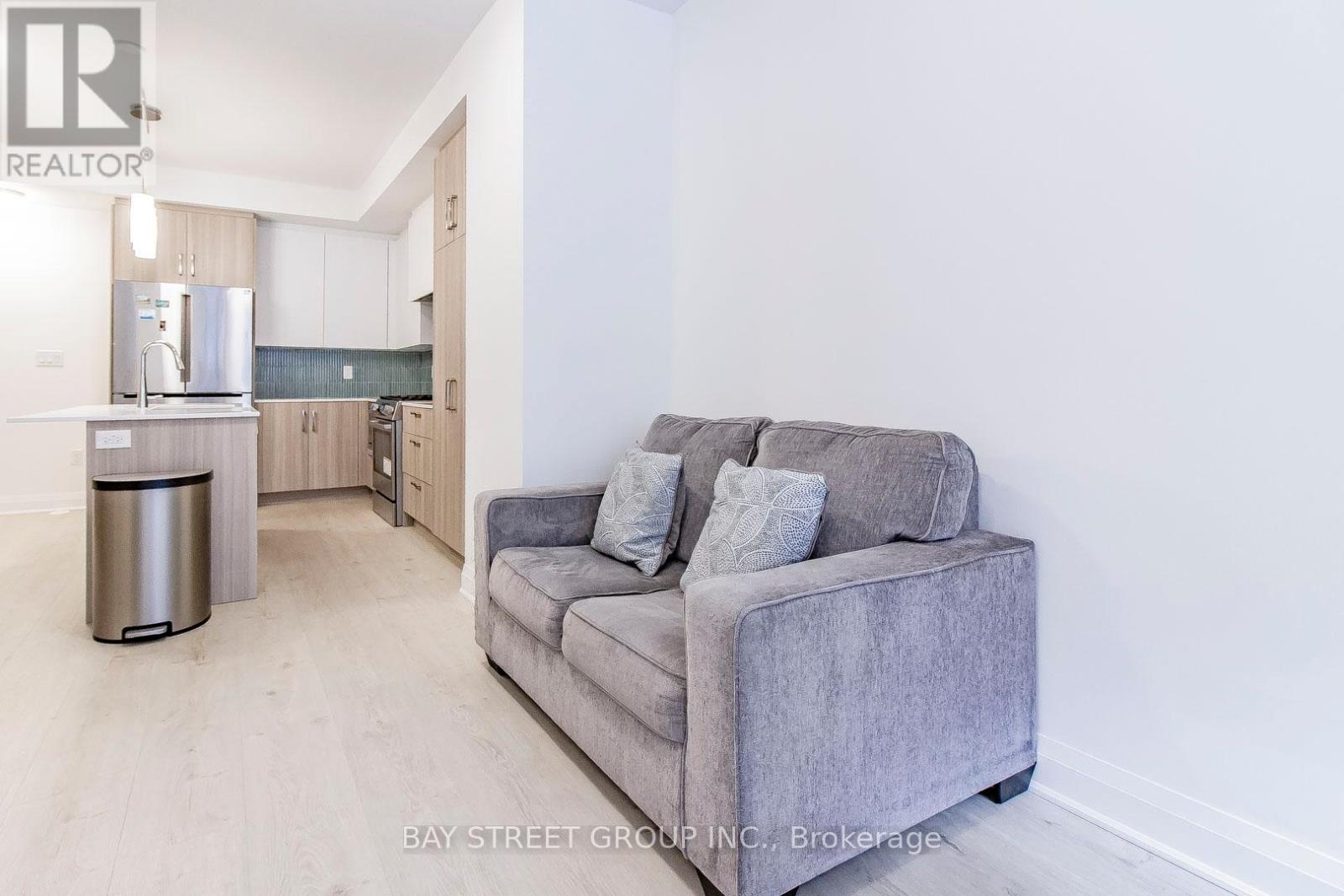 Photo 9 of Third Level 2nd Br 114 Alton Crescent, Vaughan ON