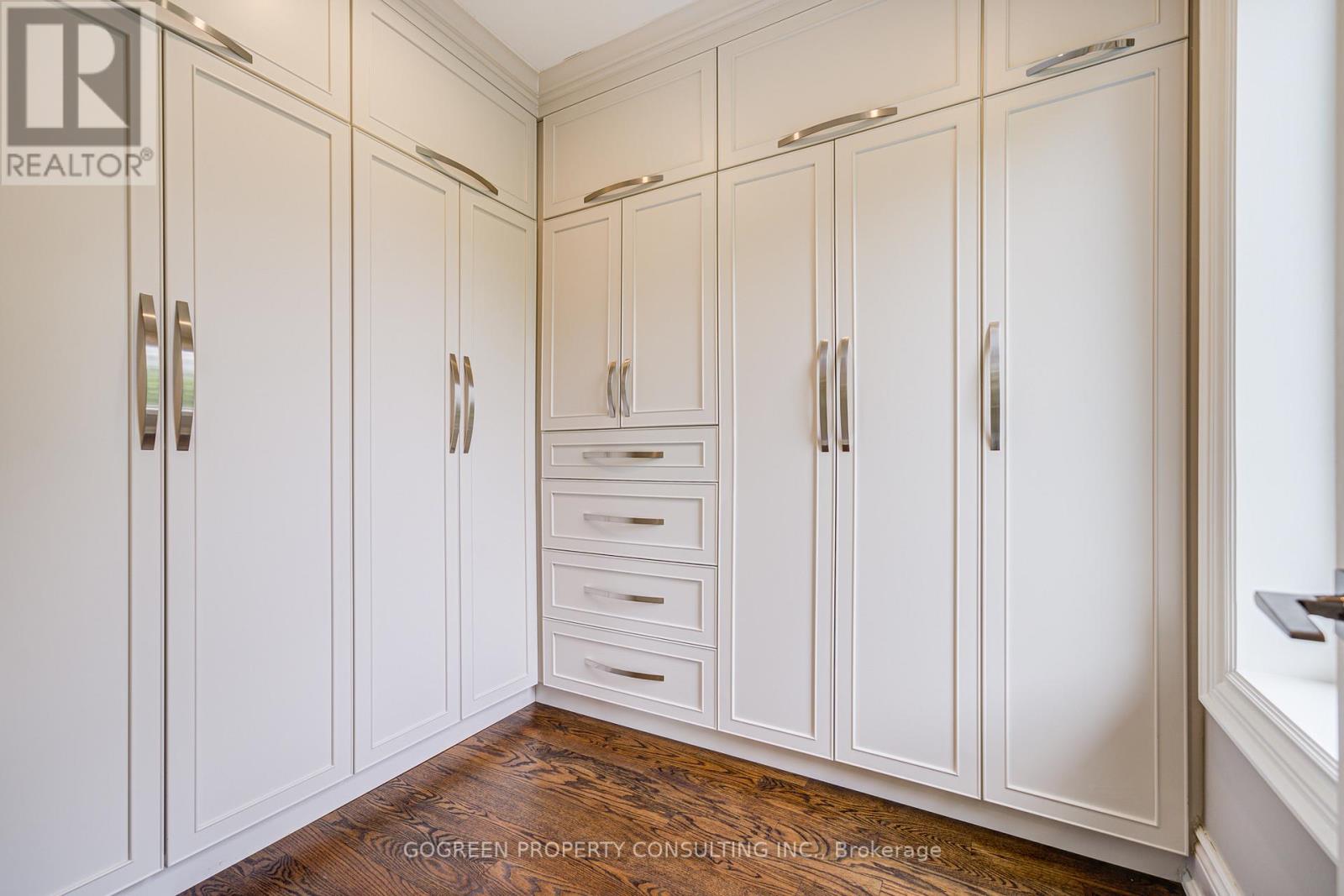 Photo 29 of 329 Paliser Crescent S, Richmond Hill ON