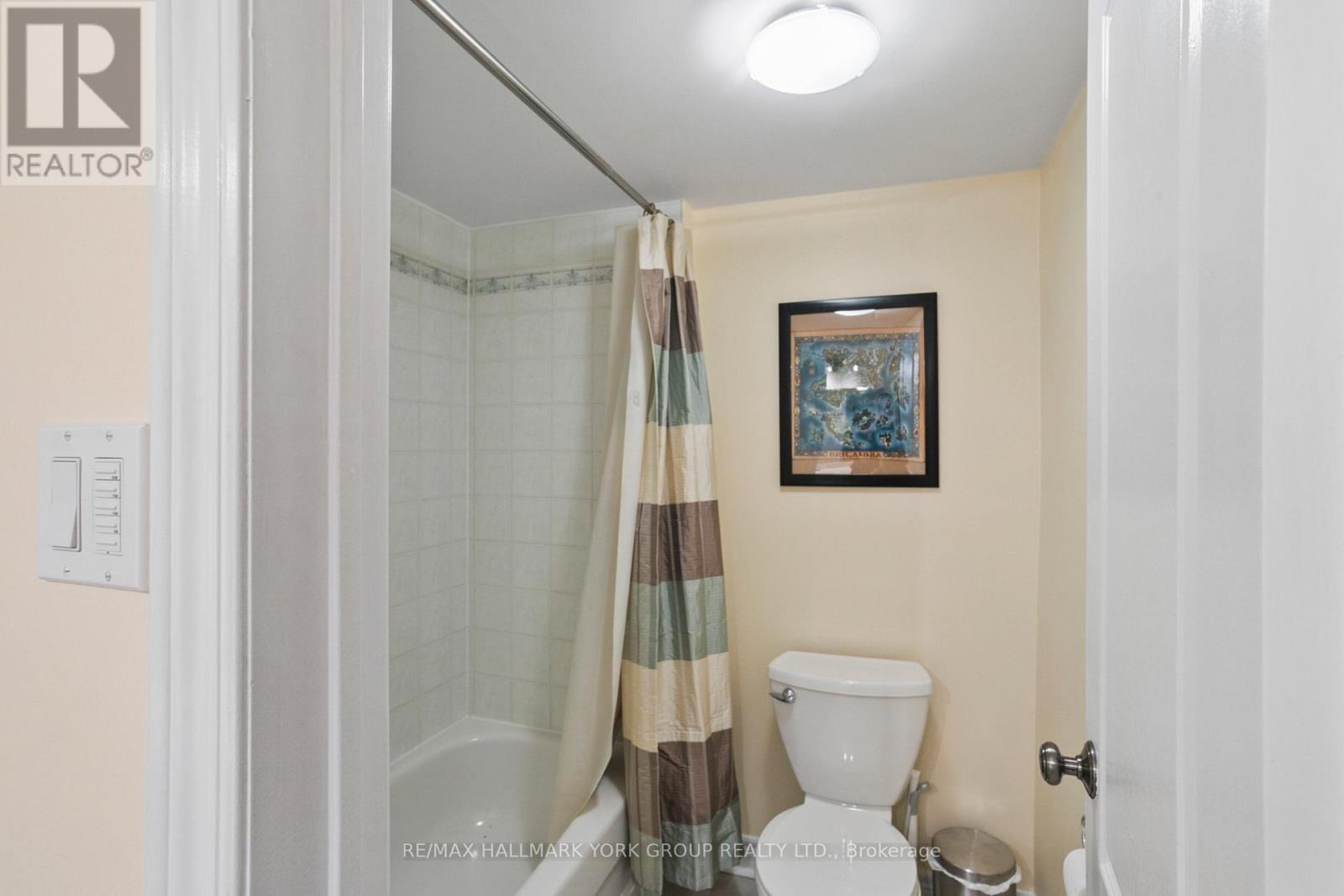 Photo 20 of Unit 10 38 Hunt Avenue, Richmond Hill ON