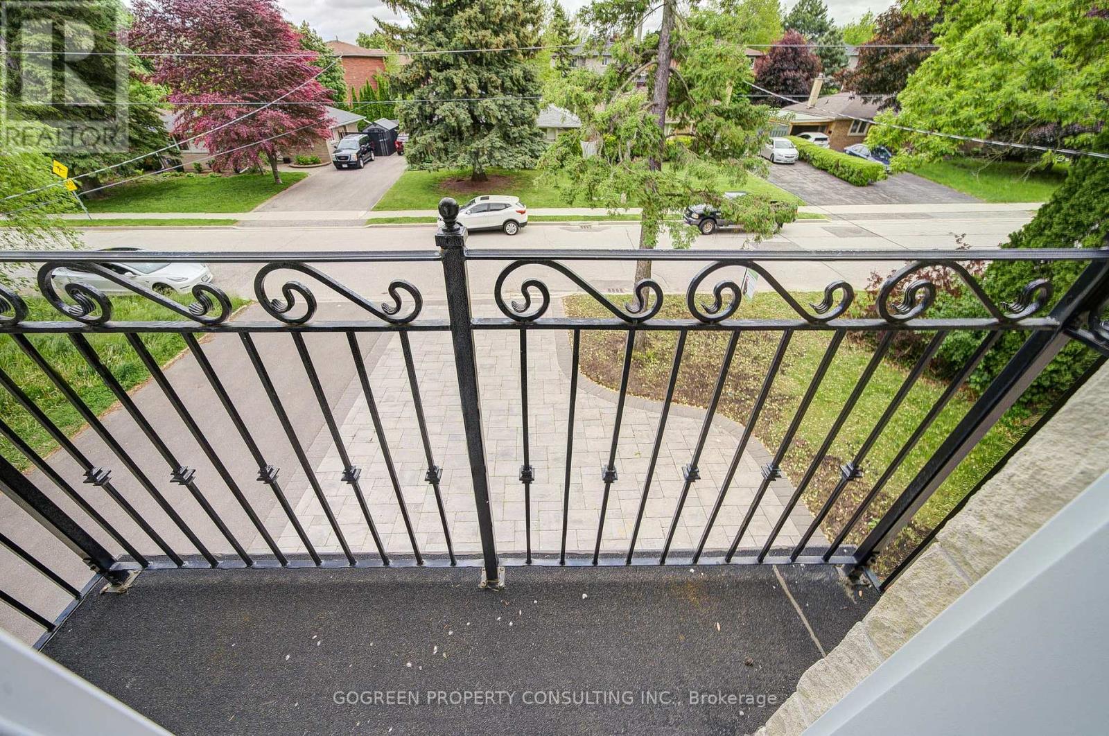 Photo 38 of 329 Paliser Crescent S, Richmond Hill ON