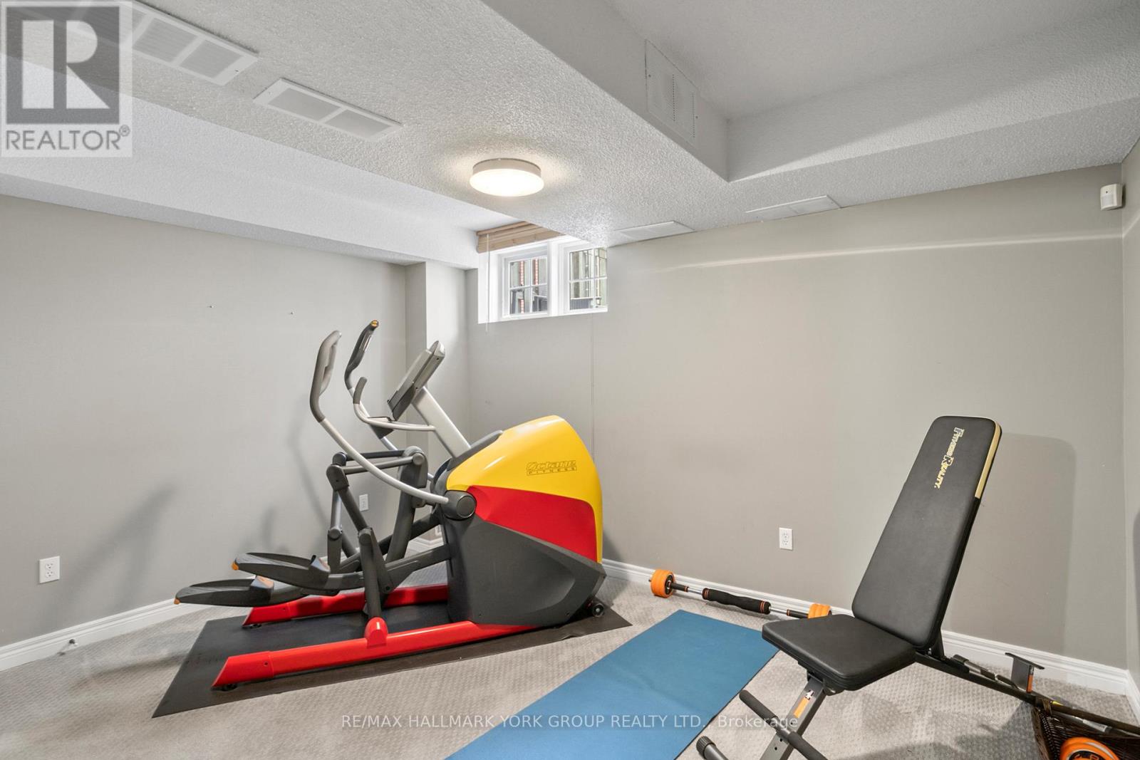 Photo 8 of Unit 10 38 Hunt Avenue, Richmond Hill ON