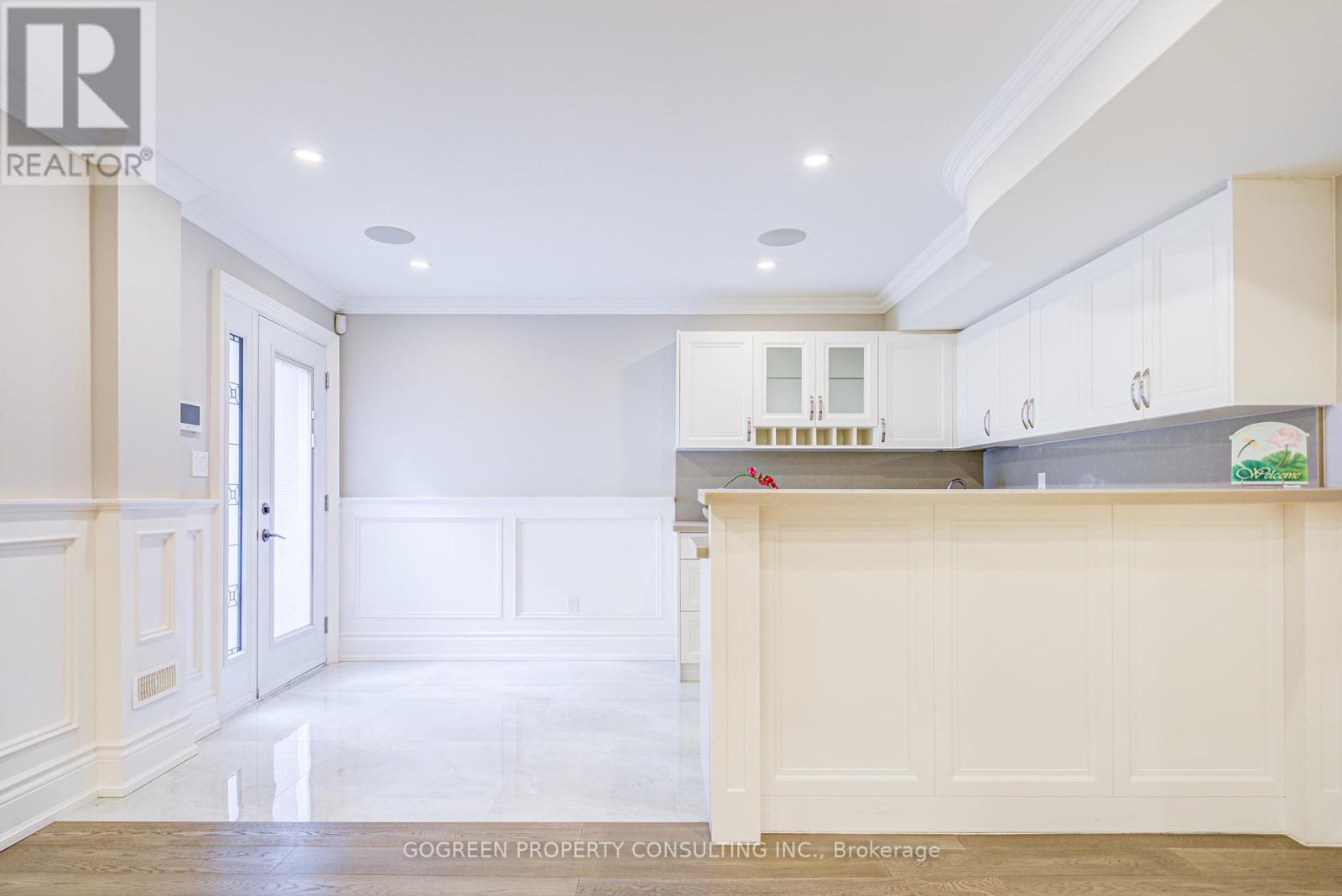 Photo 45 of 329 Paliser Crescent S, Richmond Hill ON