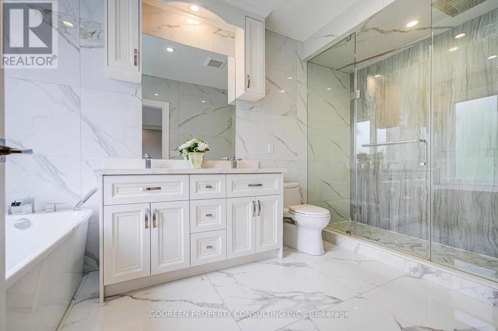 Photo 30 of 329 Paliser Crescent S, Richmond Hill ON