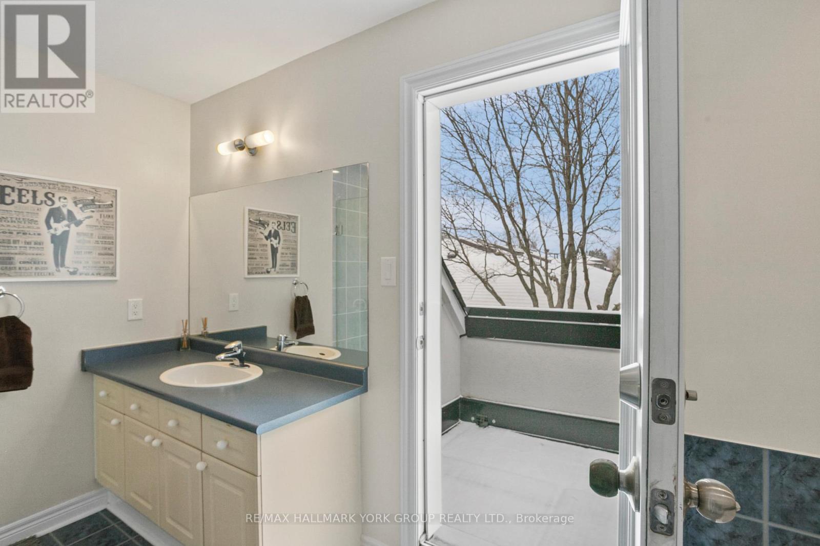 Photo 21 of Unit 10 38 Hunt Avenue, Richmond Hill ON