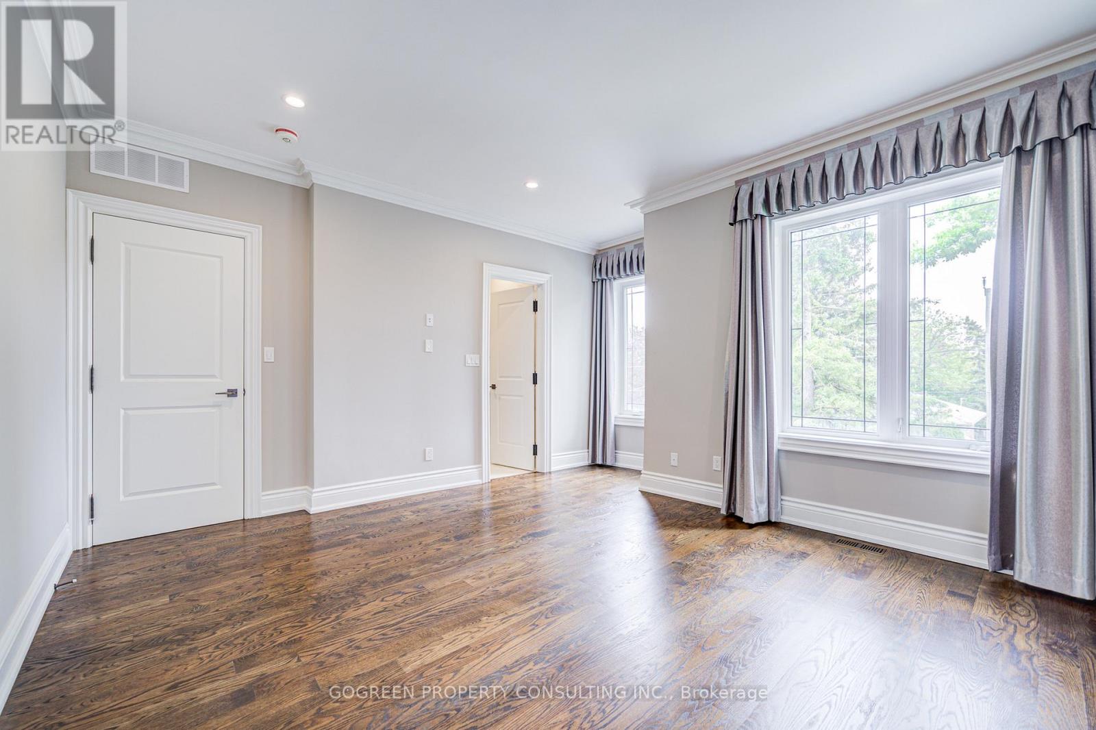 Photo 34 of 329 Paliser Crescent S, Richmond Hill ON