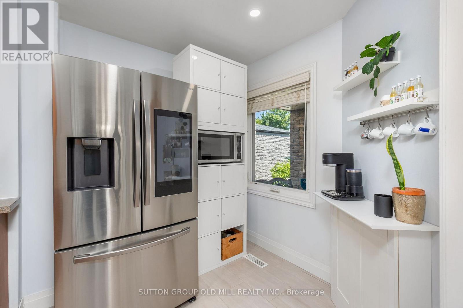 Photo 9 of 4336 Lee Drive, Mississauga ON