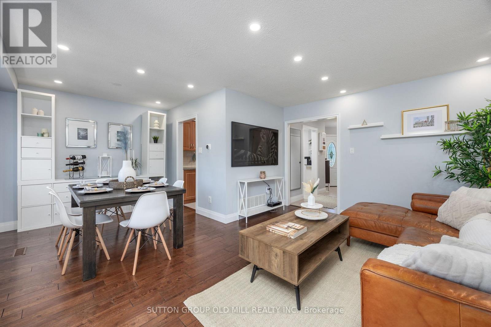 Photo 4 of 4336 Lee Drive, Mississauga ON