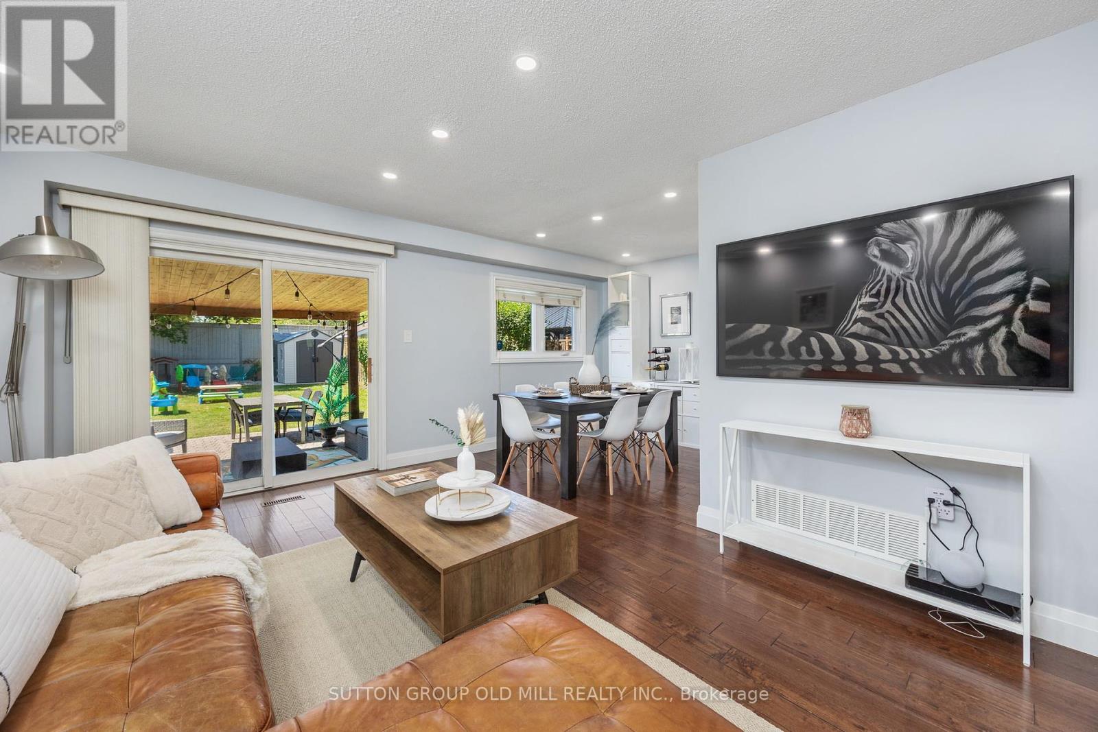 Photo 5 of 4336 Lee Drive, Mississauga ON