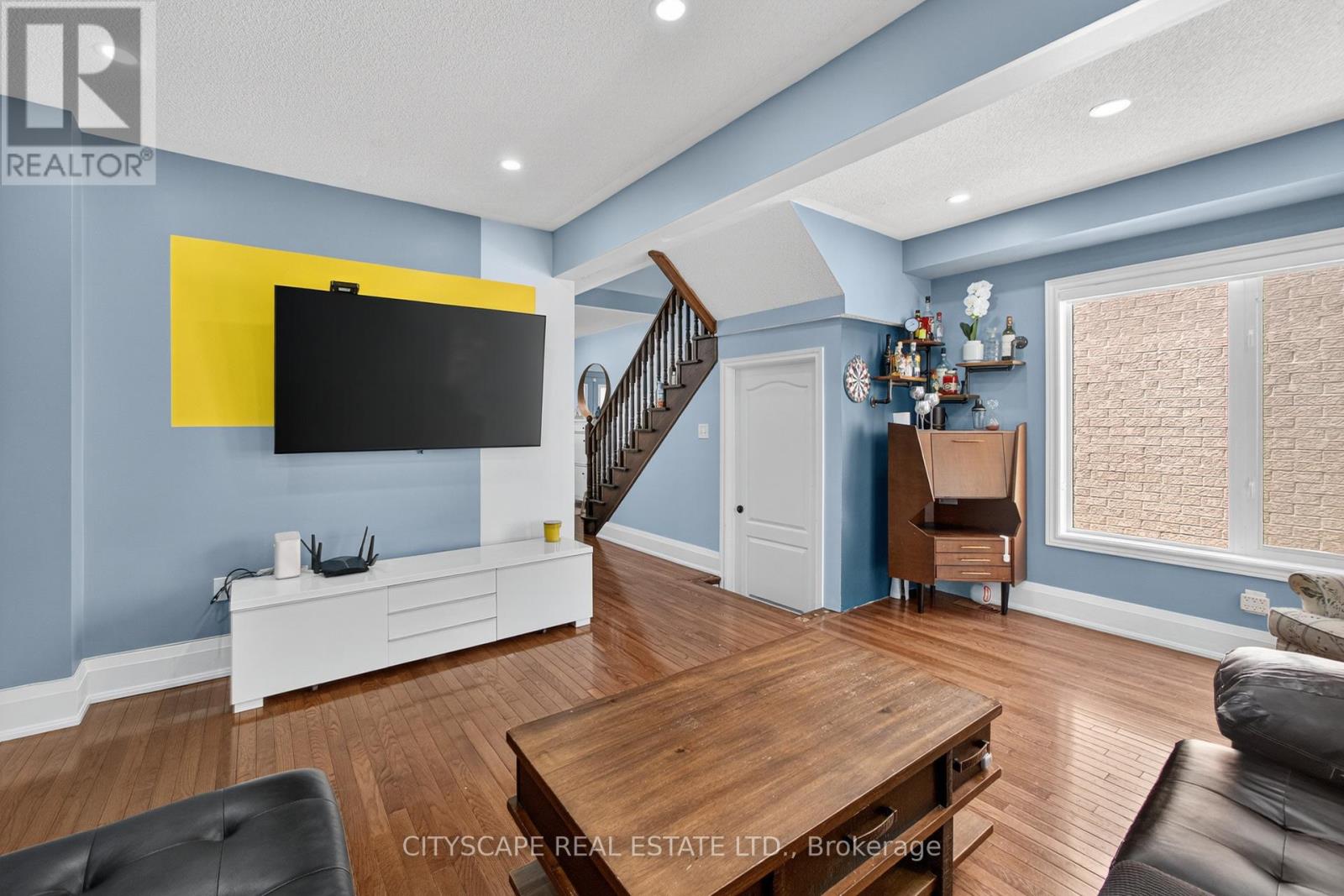 Photo 9 of 6 Dewridge Court E, Brampton ON