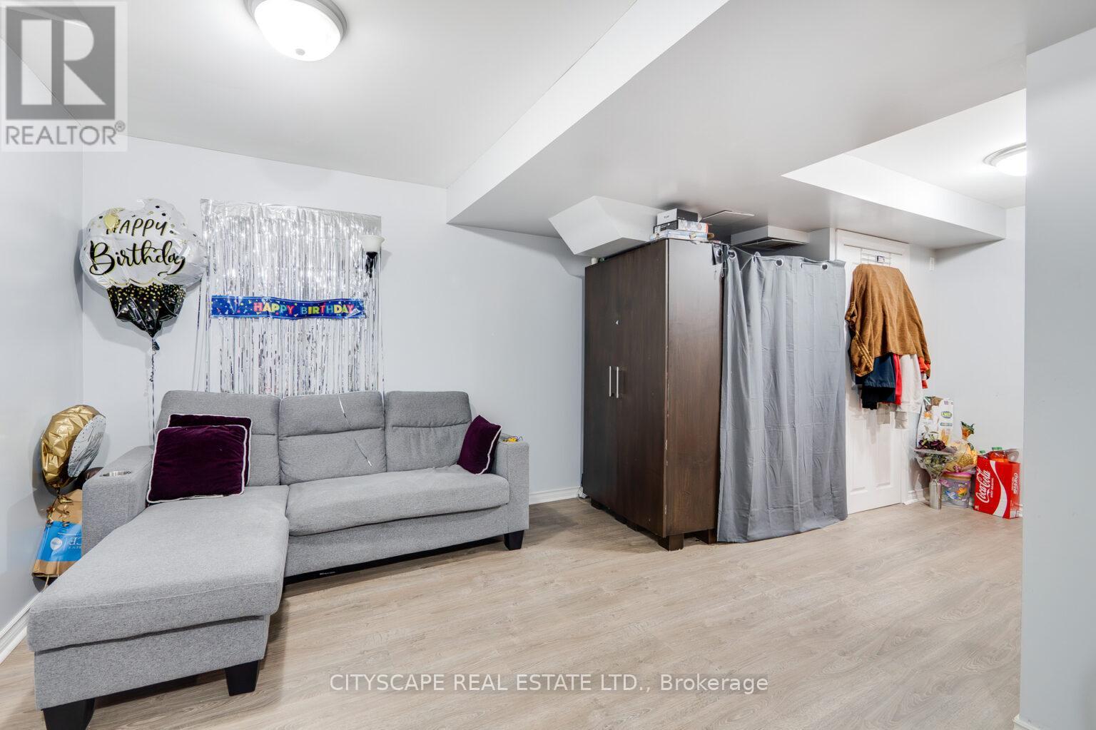 Photo 37 of 6 Dewridge Court E, Brampton ON